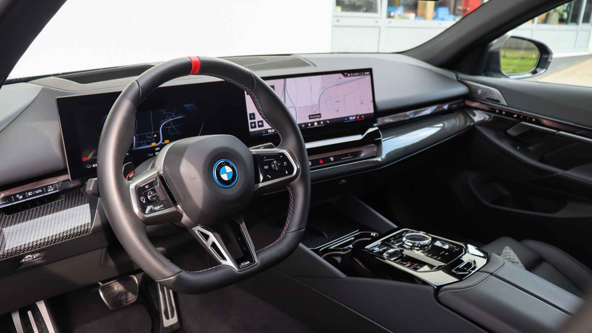 BMW i5 M60 xDrive | Bowers & Wilkins | M Onderstel Professional | M Carbon Exterieur pakket | Stoelventilatie | Panoramadak | Trekhaak - 7/39