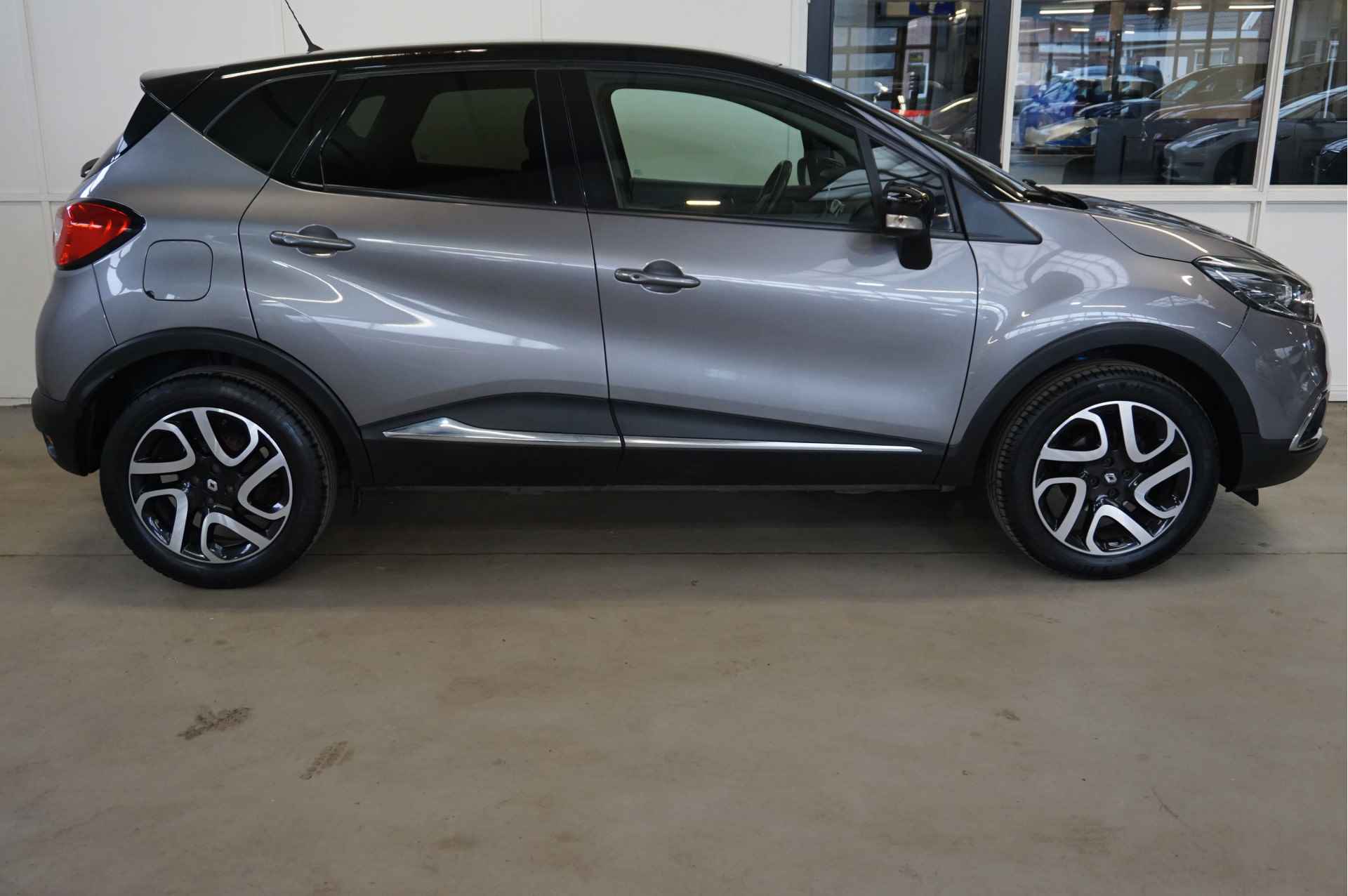 Renault Captur 0.9 TCe Xmod Navi Trekhaak Leder + EXP - 22/42