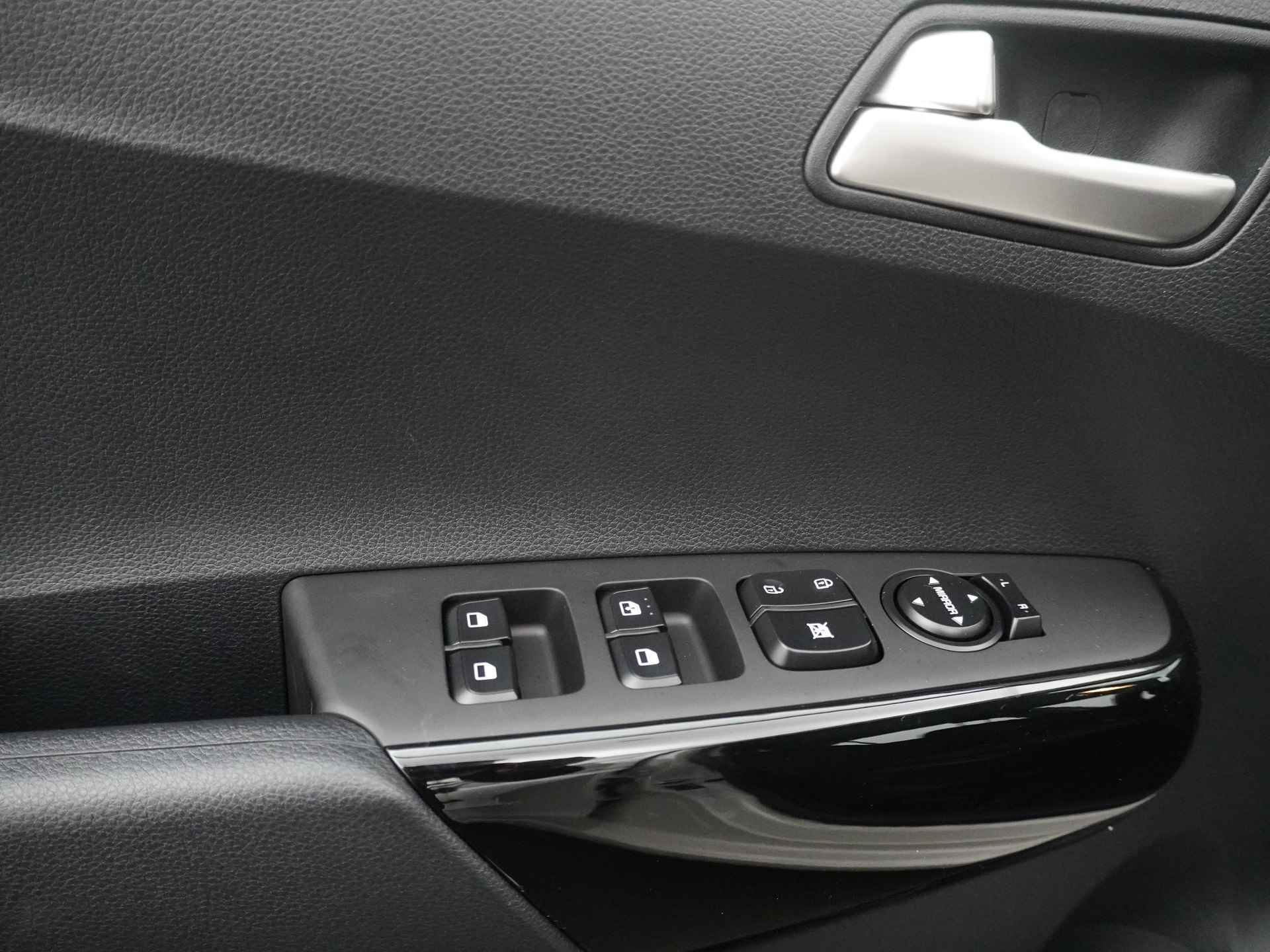 Kia Picanto 1.0 DPi DynamicLine - Direct leverbaar! - Cruise Control - Airco - Achteruitrijcamera - Apple CarPlay/Android Auto - Fabrieksgarantie tot 2031 - 18/49