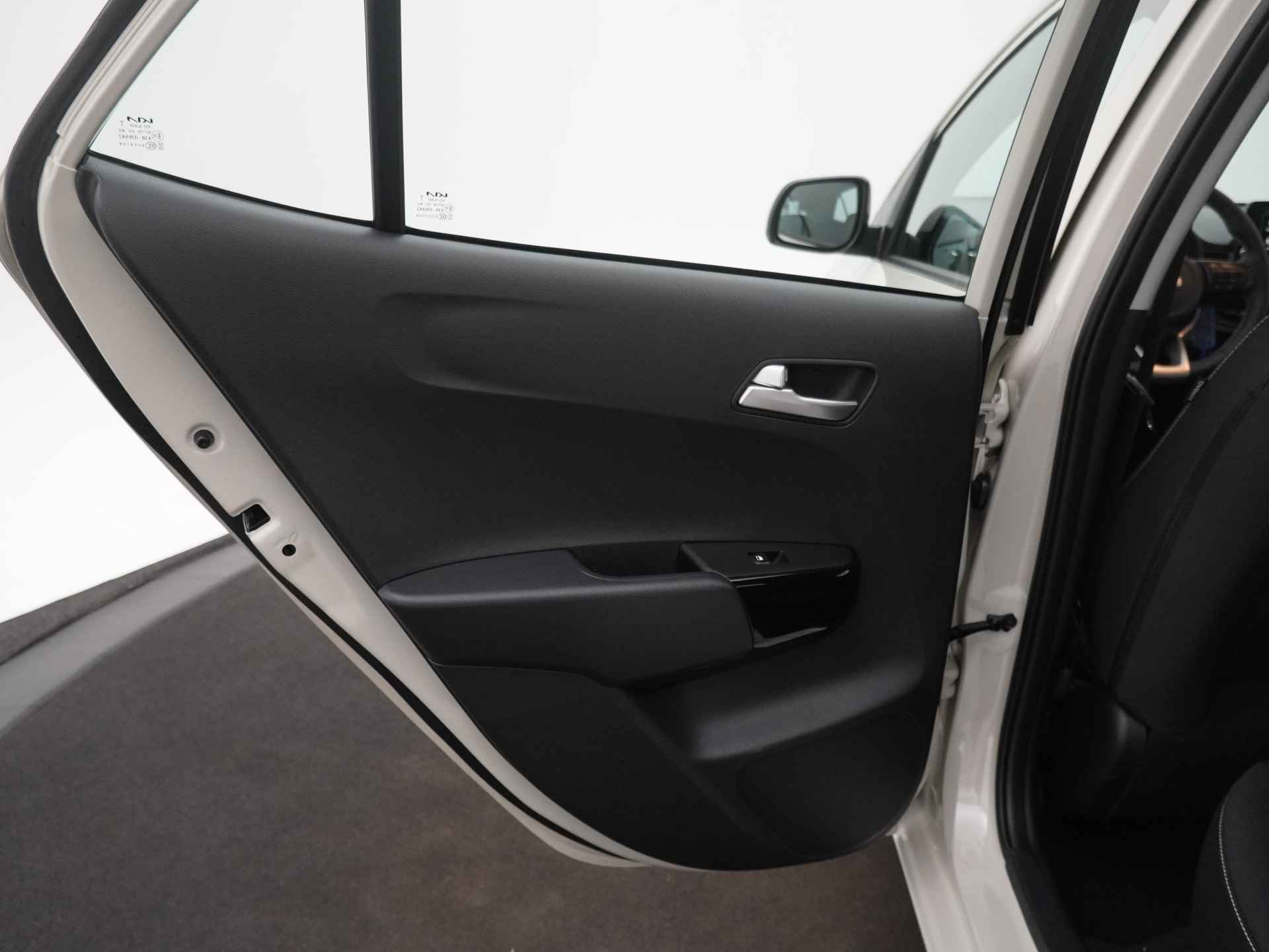 Kia Picanto 1.0 DPi DynamicLine - Direct leverbaar! - Cruise Control - Airco - Achteruitrijcamera - Apple CarPlay/Android Auto - Fabrieksgarantie tot 2031 - 30/49