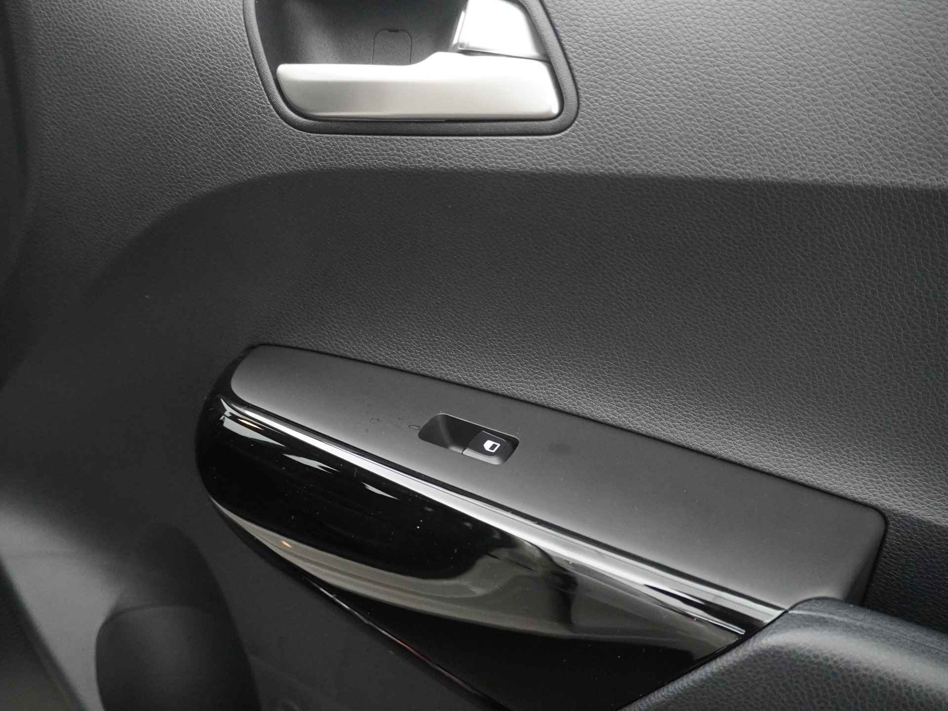 Kia Picanto 1.0 DPi DynamicLine - Direct leverbaar! - Cruise Control - Airco - Achteruitrijcamera - Apple CarPlay/Android Auto - Fabrieksgarantie tot 2031 - 36/49