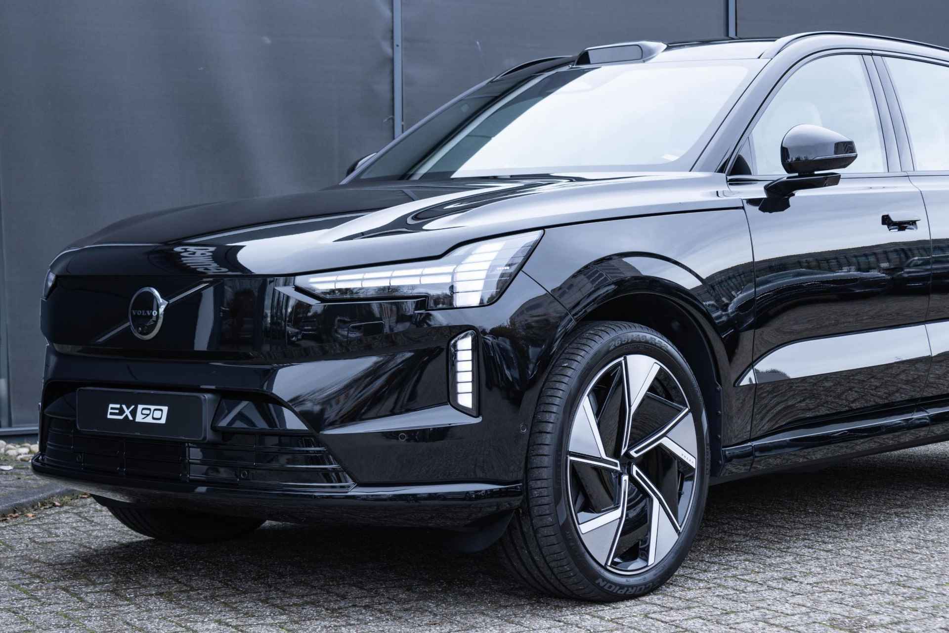 Volvo EX90 Twin Motor Performance Plus 7p. 111 kWh Bowers & Wilkins Audio | 22 Inch LMV | Luchtvering | Panorama Dak | 360 Camera | Google Maps Navigatie | Elect. verst. voorstoelen - 8/51