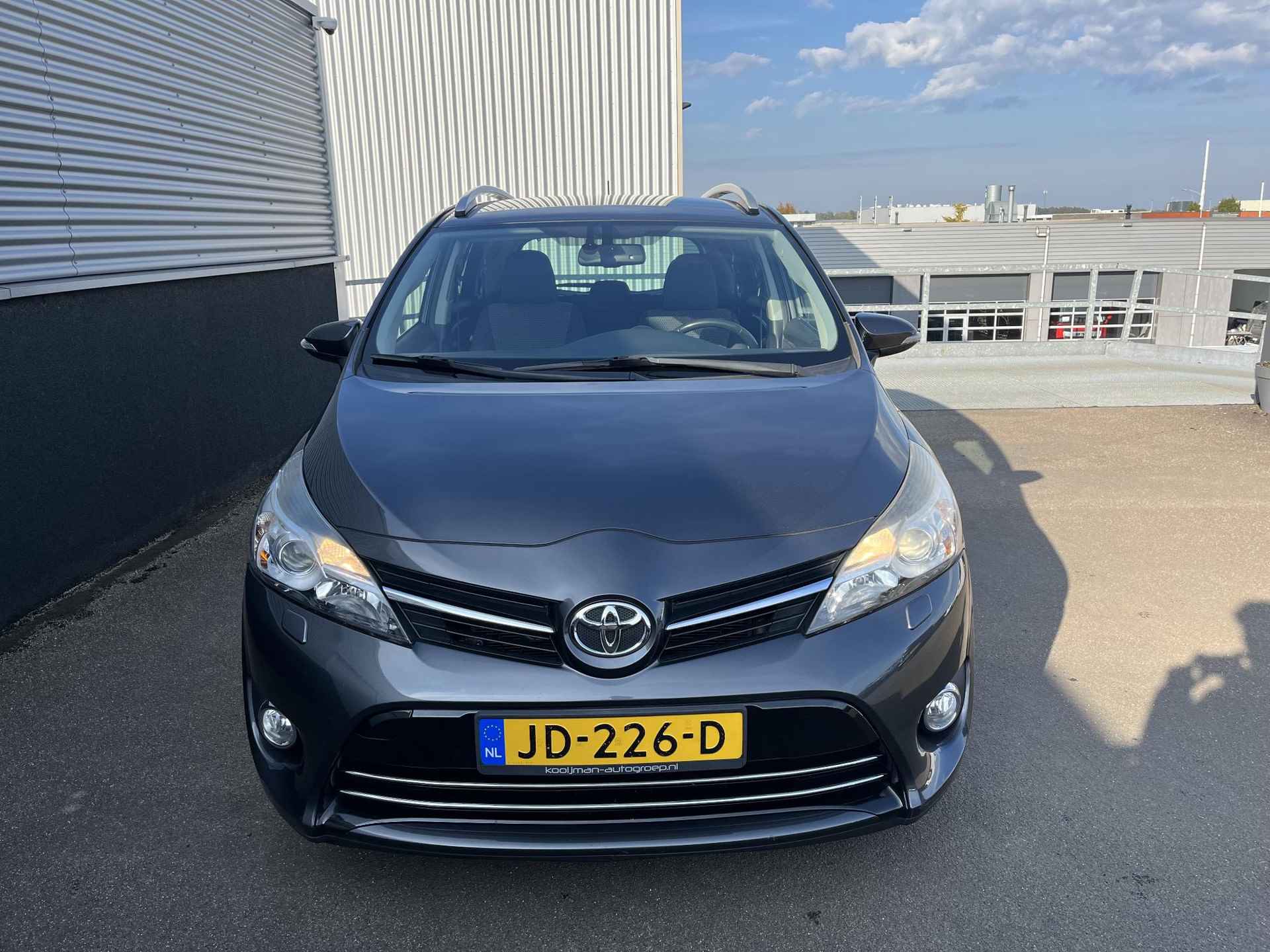 Toyota Verso 1.8 VVT-i Dynamic Business 7 persoons Navigatie, Trekhaak, Stoelverwarming, Achteruitrijcamera, Cruise control, Nieuw geleverd en dealeronderhouden - 5/49