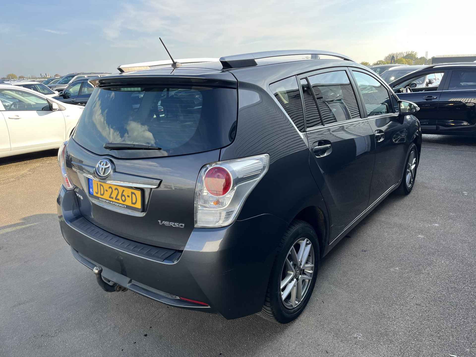 Toyota Verso 1.8 VVT-i Dynamic Business 7 persoons Navigatie, Trekhaak, Stoelverwarming, Achteruitrijcamera, Cruise control, Nieuw geleverd en dealeronderhouden - 7/49