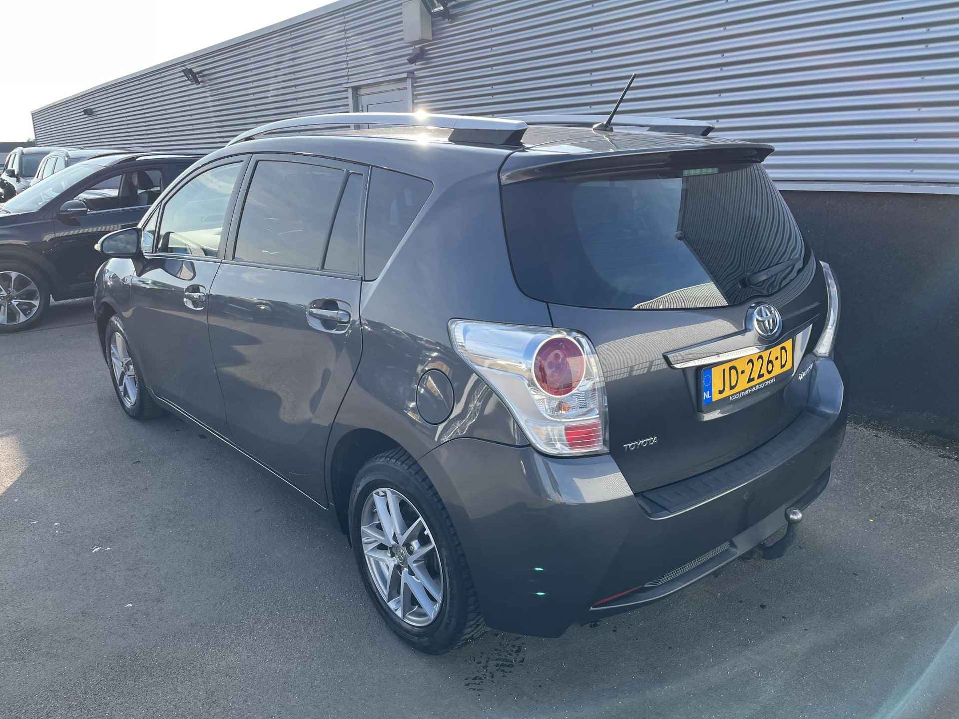 Toyota Verso 1.8 VVT-i Dynamic Business 7 persoons Navigatie, Trekhaak, Stoelverwarming, Achteruitrijcamera, Cruise control, Nieuw geleverd en dealeronderhouden - 15/49