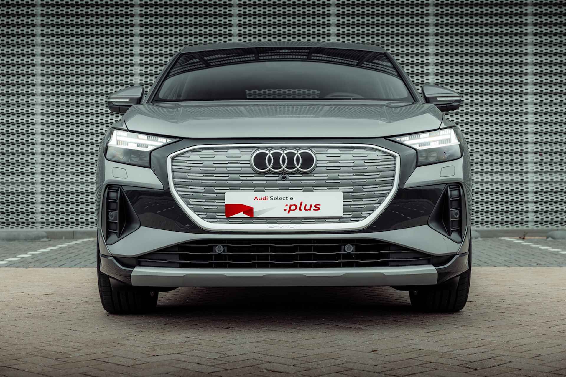 Audi Q4 Sportback e-tron 45 quattro Advanced edition 82 kWh | Comfortpakket plus | Leder-alcantara | Trekhaak | SONOS | Assistentiepakket plus | 20" LM velgen | Privacy glass | Glascoating - 6/34