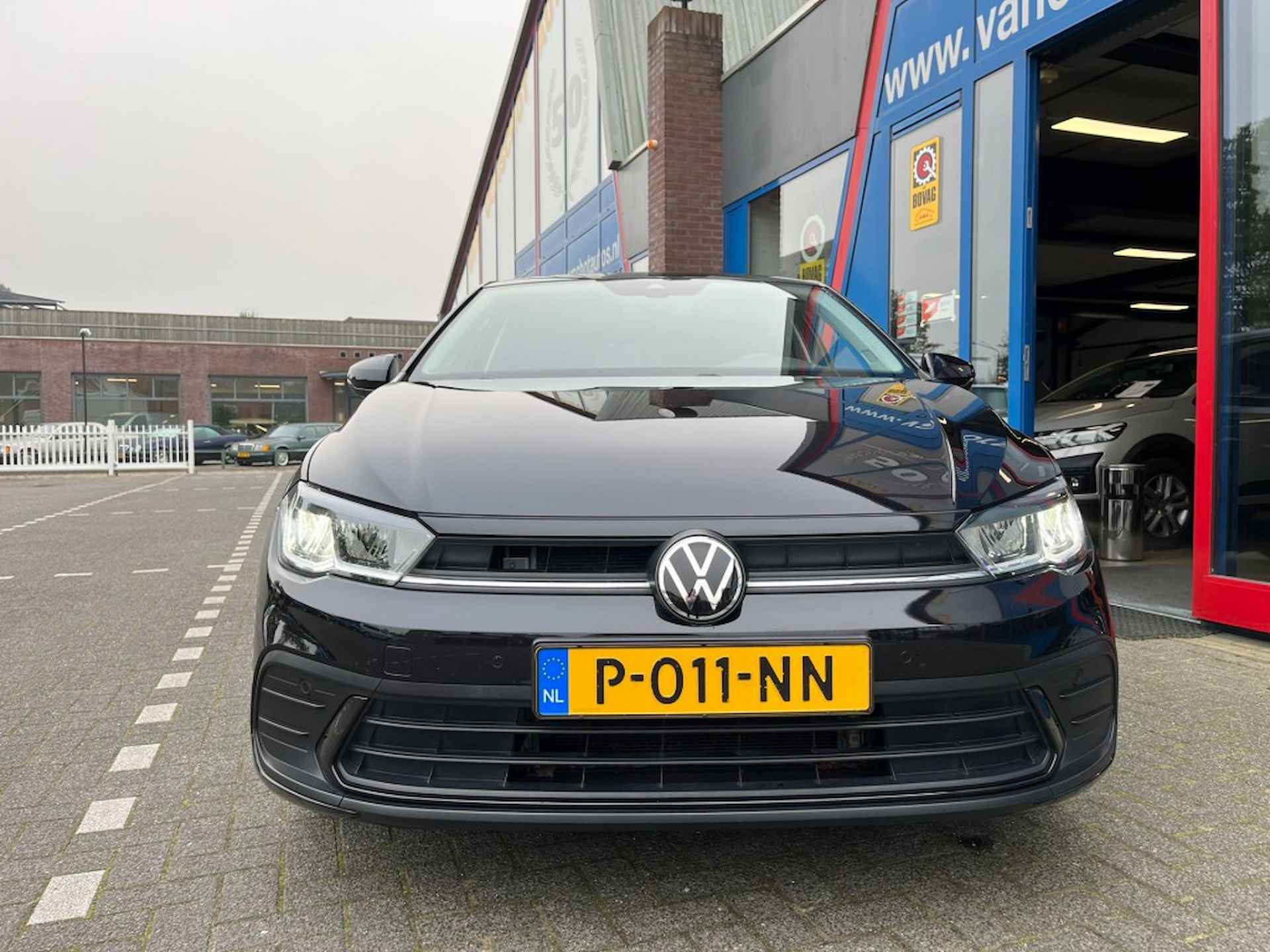 VOLKSWAGEN Polo 1.0TSI 95pk Navi Carplay Led 5-Deurs Airco bj2022 - 29/32