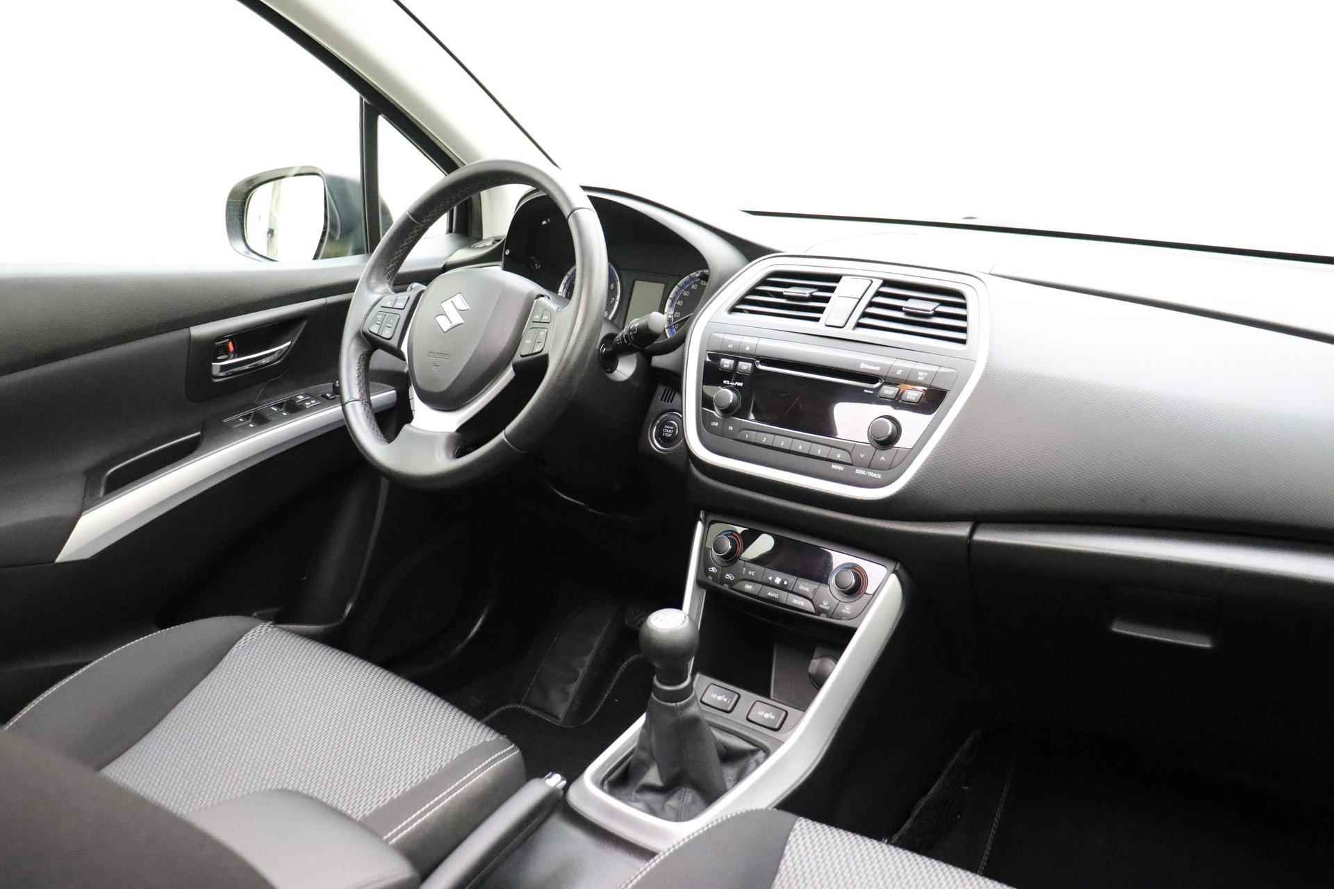 Suzuki SX4 S-Cross 1.6 Exclusive 115pk | Panoramadak | Climate Control | Lichtmetalen Velgen | Trekhaak | Stoelverwarming | Weinig Kilometers - 17/29