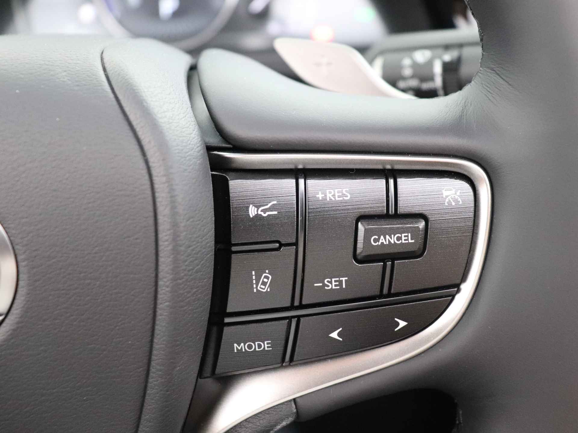 Lexus ES 300h Executive Line | Mark Levinson | Stoelverwarming en -ventilatie | Head-up Display | - 16/64