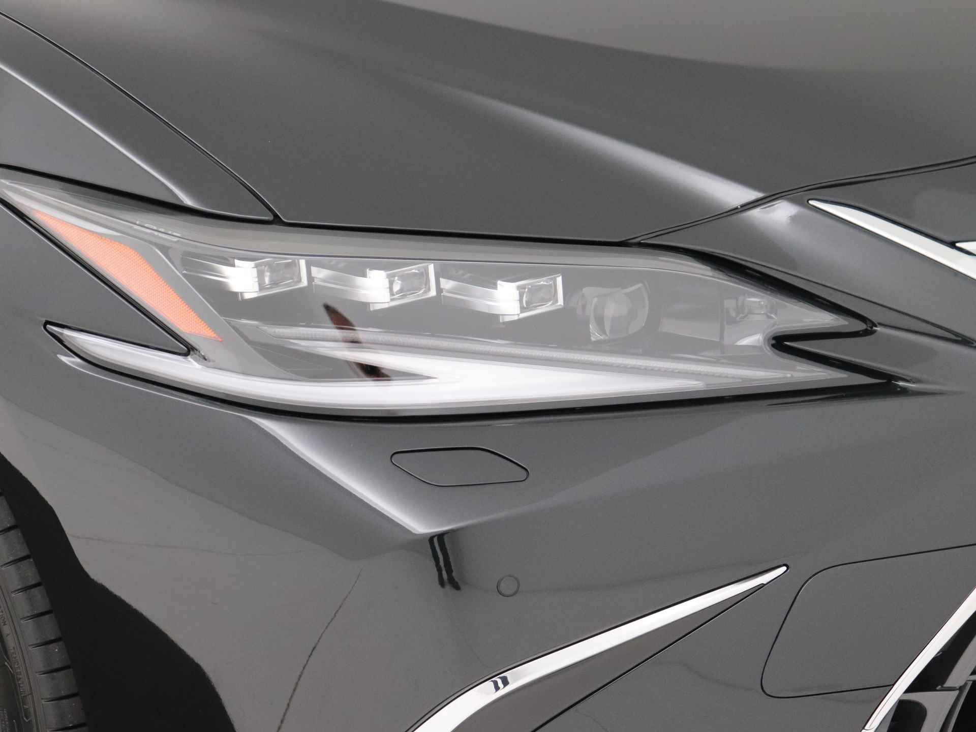 Lexus ES 300h Executive Line | Mark Levinson | Stoelverwarming en -ventilatie | Head-up Display | - 25/64