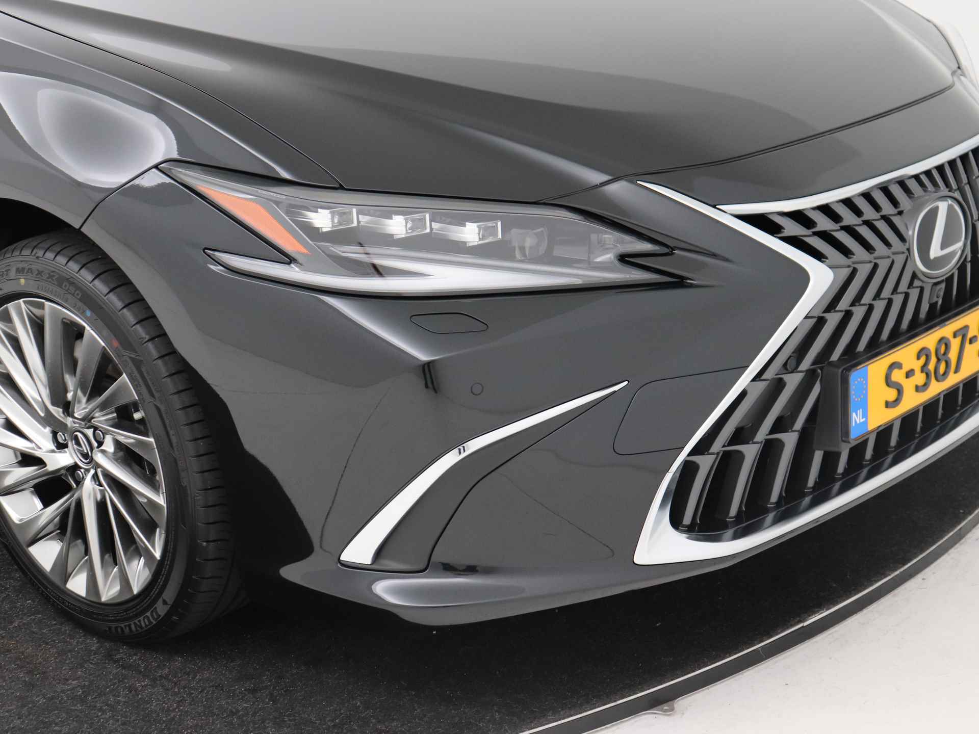 Lexus ES 300h Executive Line | Mark Levinson | Stoelverwarming en -ventilatie | Head-up Display | - 35/64