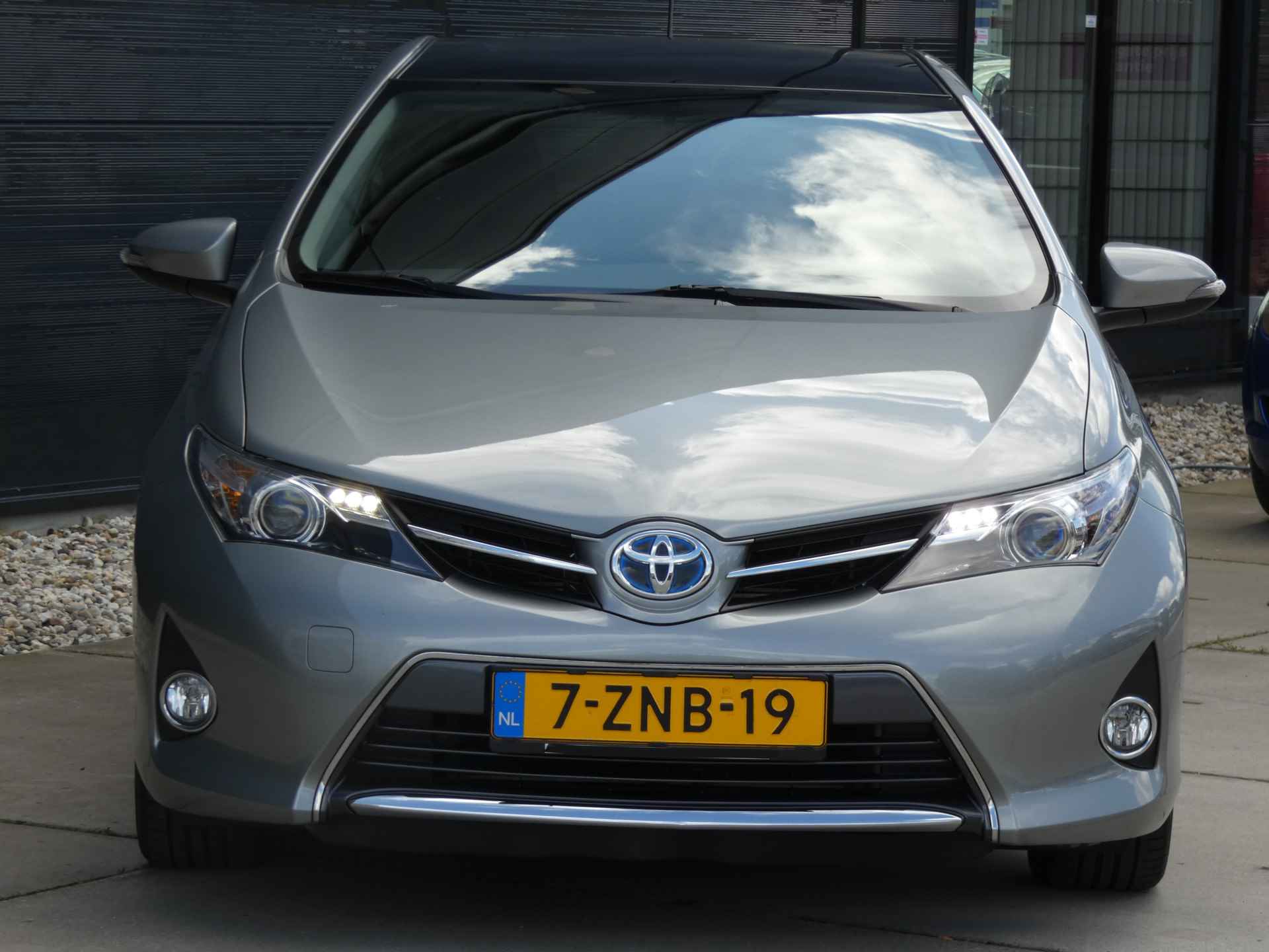 Toyota Auris 1.8 Hybrid Automaat Panoramadak | Camera | Navigatie - 9/37