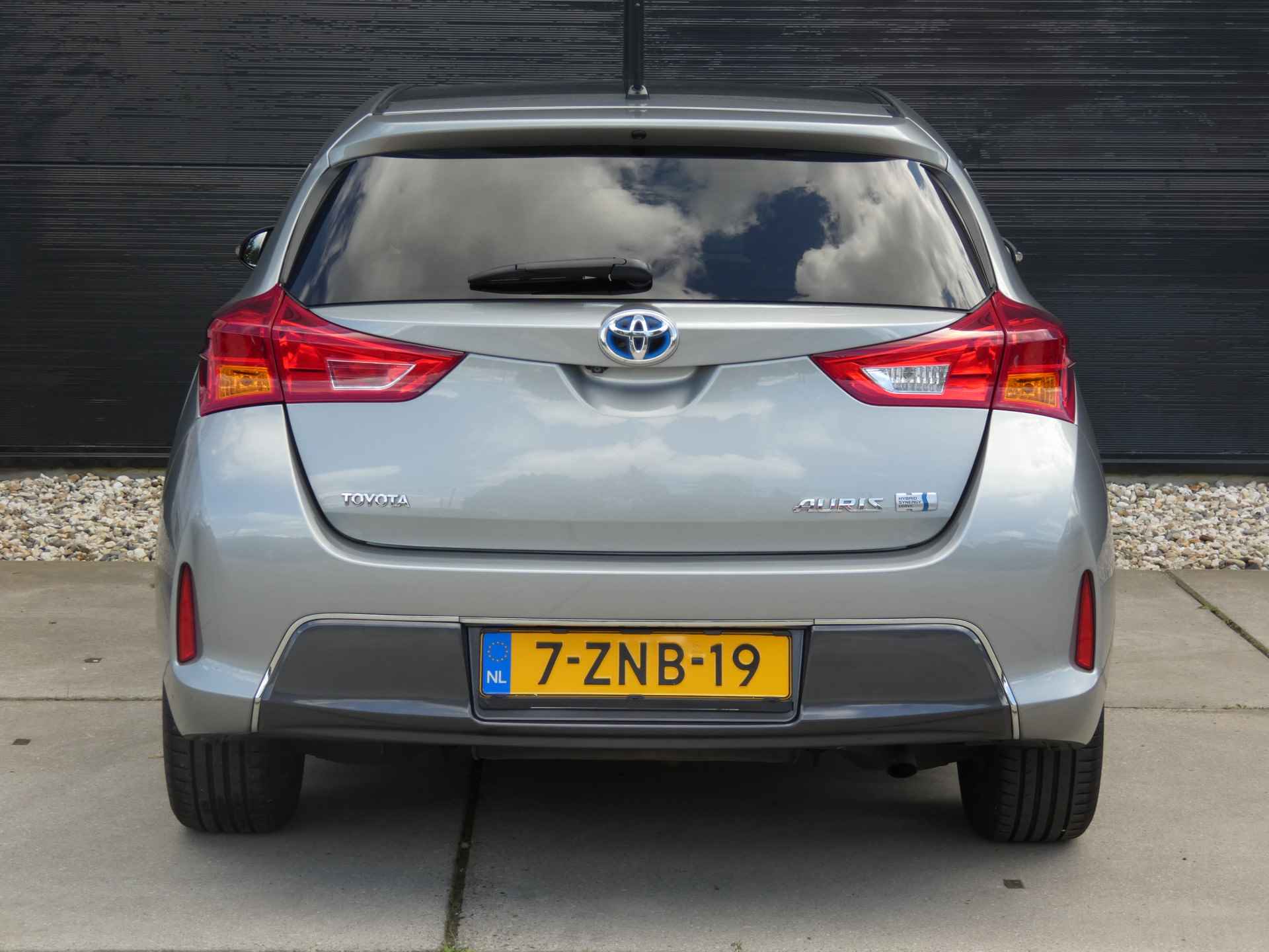 Toyota Auris 1.8 Hybrid Automaat Panoramadak | Camera | Navigatie - 13/37