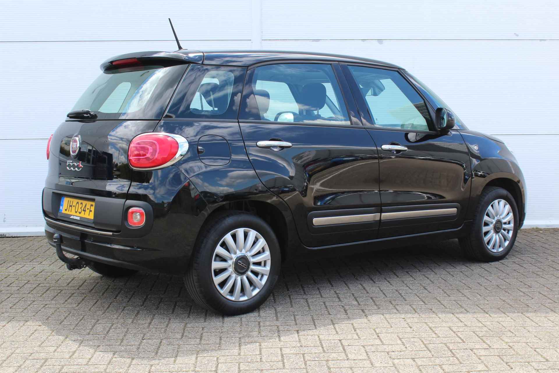 Fiat 500 L 1.4-T-Jet Lounge / Navigatie / Cruise Control / Climate Control / Trekhaak (1000 KG) / Stoelverwarming Voor / - 3/41