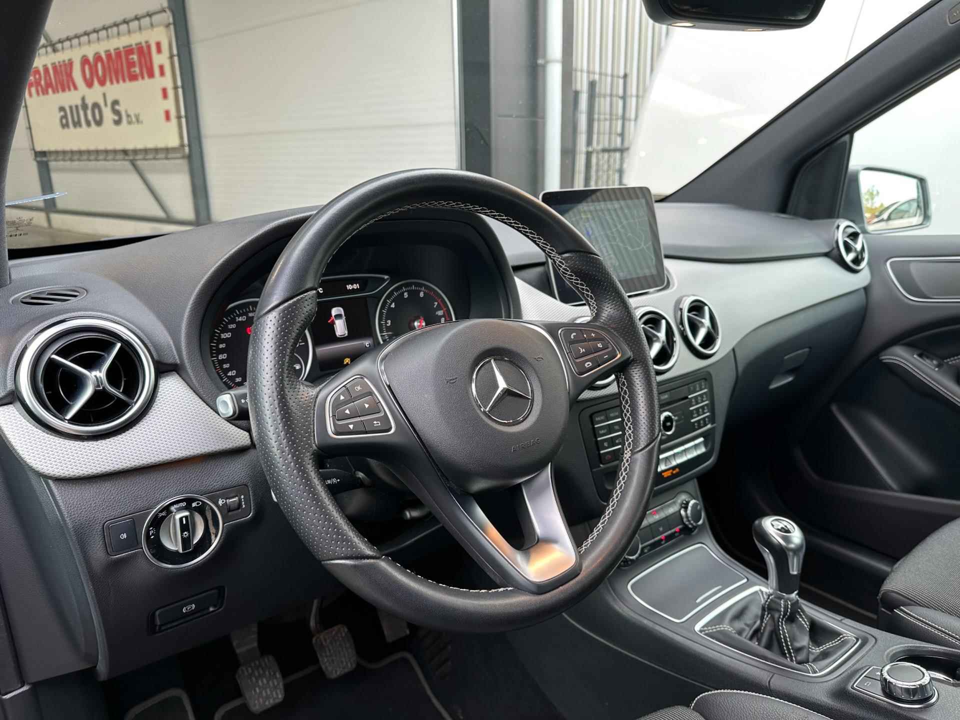 Mercedes-Benz B-klasse 180 + Navigatie | Trekhaak | Bluetooth | Cruise | Stoelverwarming | PDC | Rijklaarprijs - 12/27
