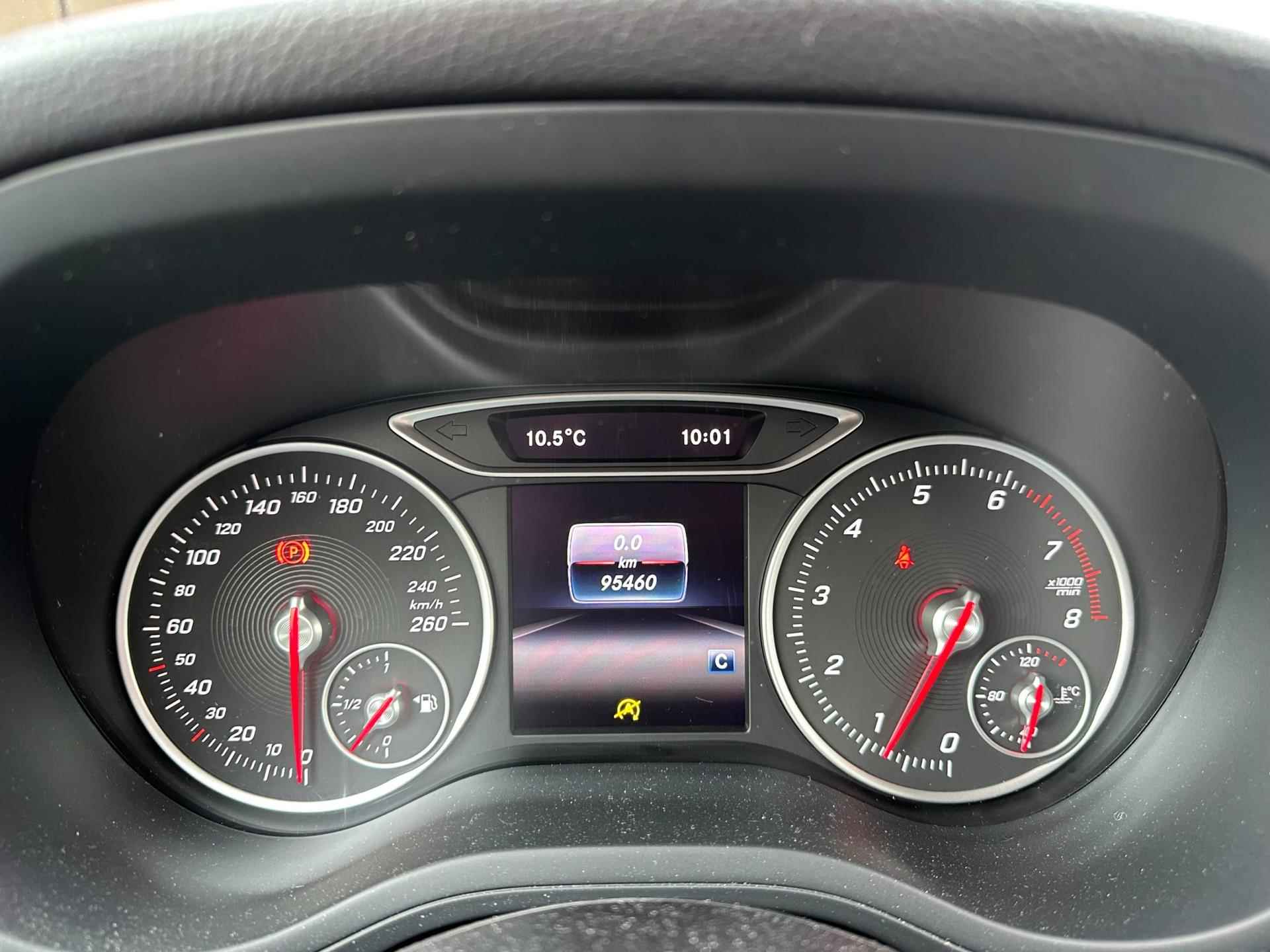 Mercedes-Benz B-klasse 180 + Navigatie | Trekhaak | Bluetooth | Cruise | Stoelverwarming | PDC | Rijklaarprijs - 14/27