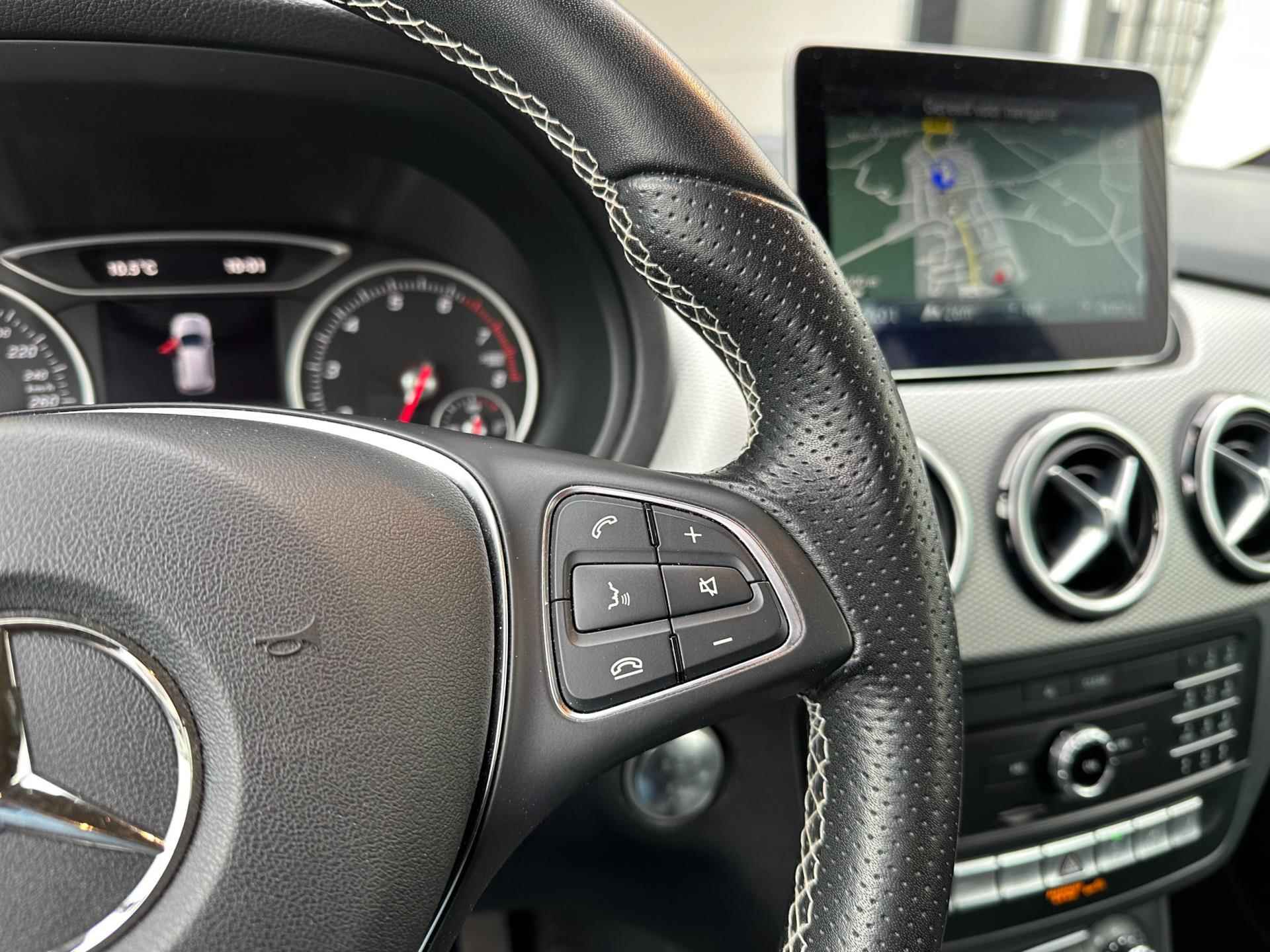Mercedes-Benz B-klasse 180 + Navigatie | Trekhaak | Bluetooth | Cruise | Stoelverwarming | PDC | Rijklaarprijs - 19/27