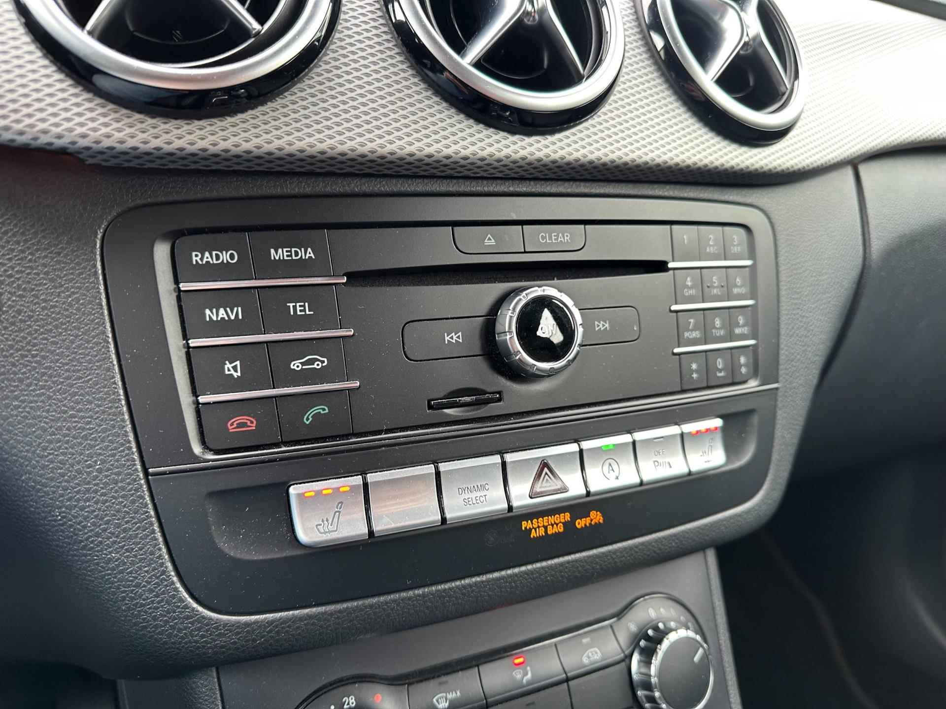 Mercedes-Benz B-klasse 180 + Navigatie | Trekhaak | Bluetooth | Cruise | Stoelverwarming | PDC | Rijklaarprijs - 21/27