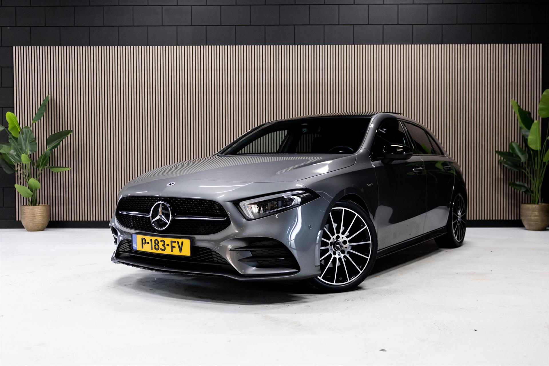 Mercedes A-Klasse A 180 136pk 7G-DCT Edition 1 AMG Line