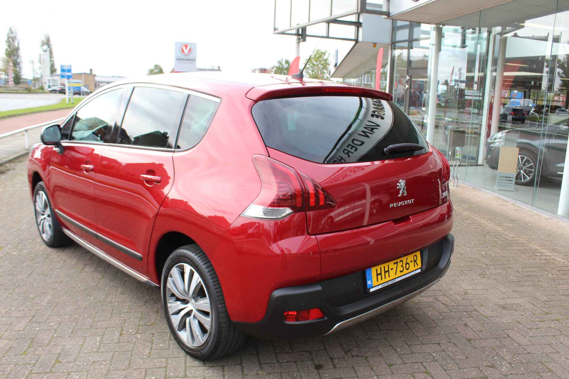 Peugeot 3008 1.2 PureTech Style , Hoge zit , 1500kg Trekgewicht Climate control , Navigatie, Cruise control , Panoramdak Parkeersensoren , LED dagrijverlichting , Bluetooth - 4/42