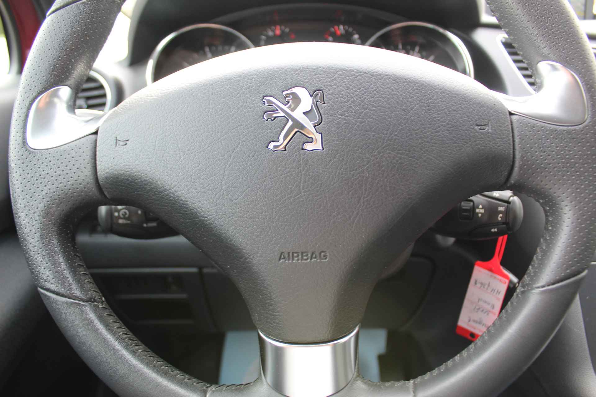 Peugeot 3008 1.2 PureTech Style , Hoge zit , 1500kg Trekgewicht Climate control , Navigatie, Cruise control , Panoramdak Parkeersensoren , LED dagrijverlichting , Bluetooth - 13/42