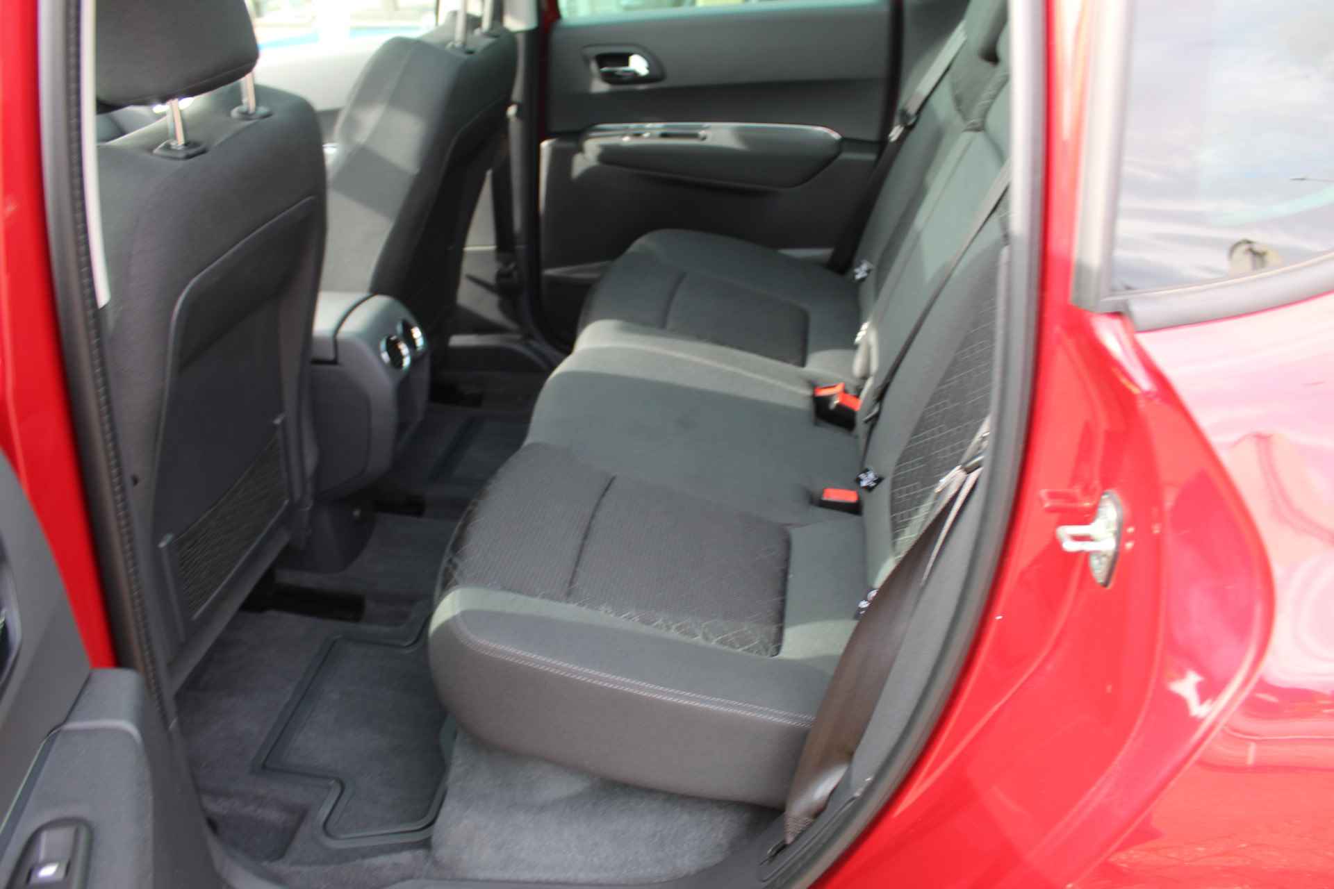 Peugeot 3008 1.2 PureTech Style , Hoge zit , 1500kg Trekgewicht Climate control , Navigatie, Cruise control , Panoramdak Parkeersensoren , LED dagrijverlichting , Bluetooth - 23/42