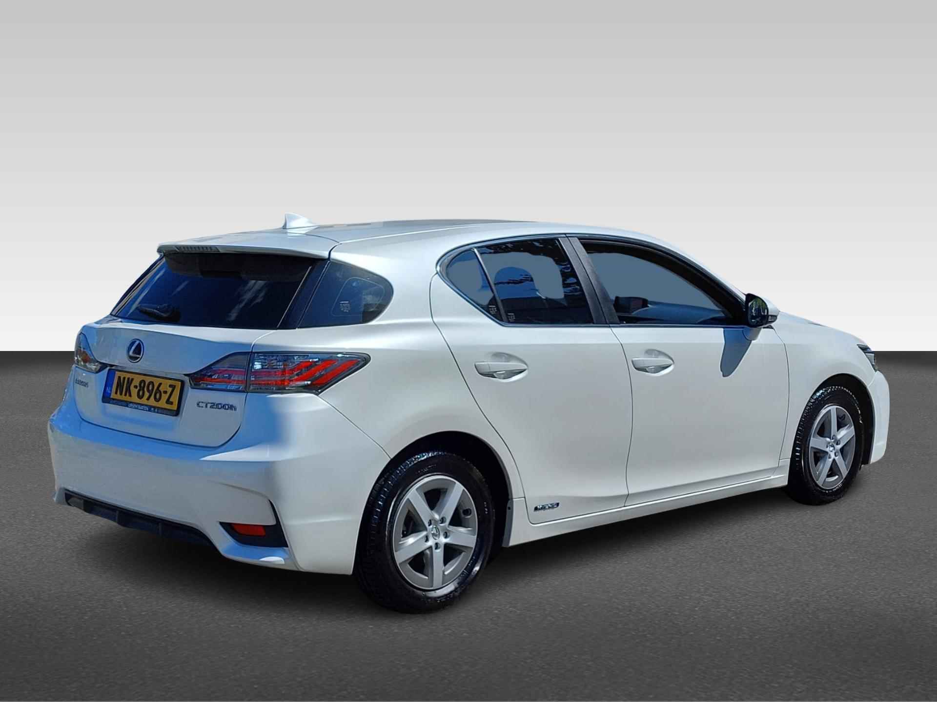 Lexus CT 200h - 4/23