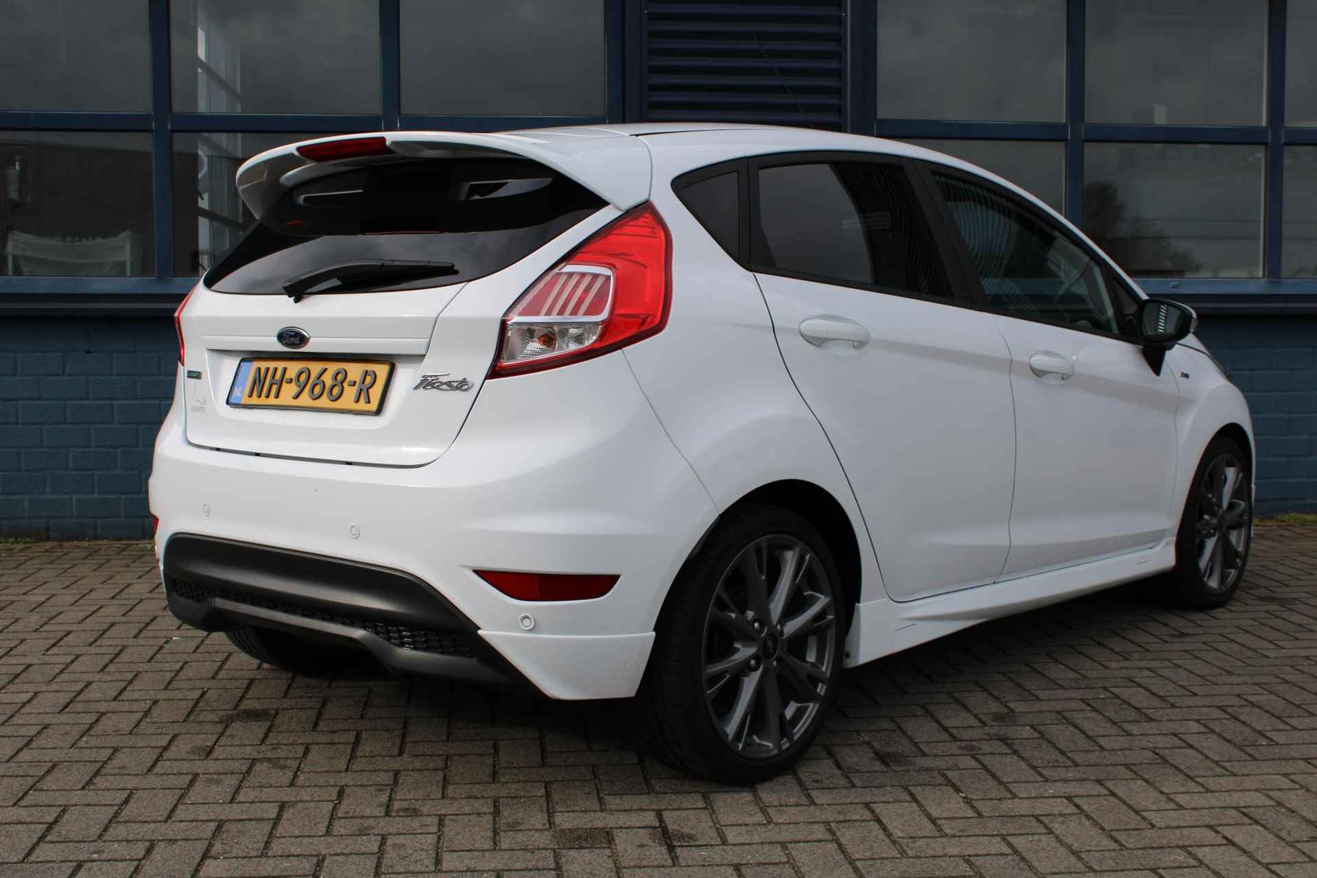 Ford Fiesta 1.0 EcoBoost ST Line - 24/31