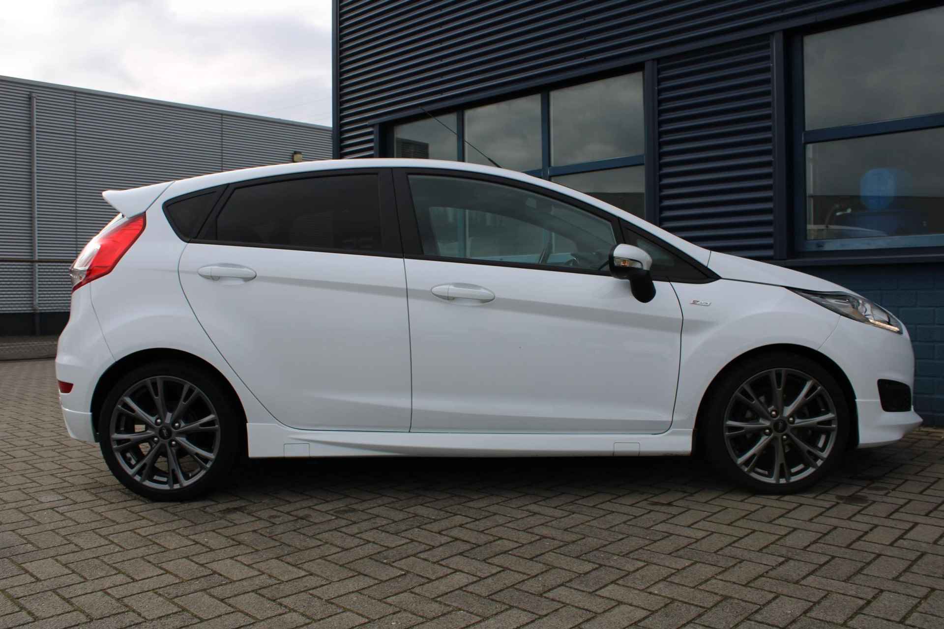 Ford Fiesta 1.0 EcoBoost ST Line - 25/31