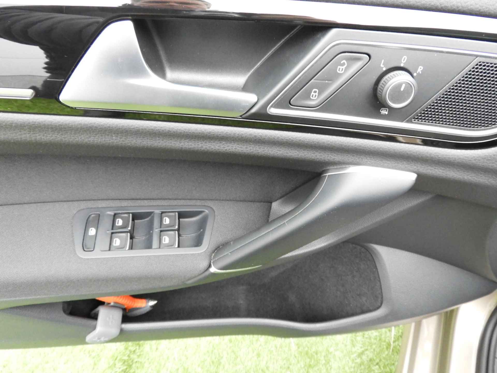 VOLKSWAGEN Golf Sportsvan 1.4 TSI 122pk 7-DSG Highline automaat - 7/34