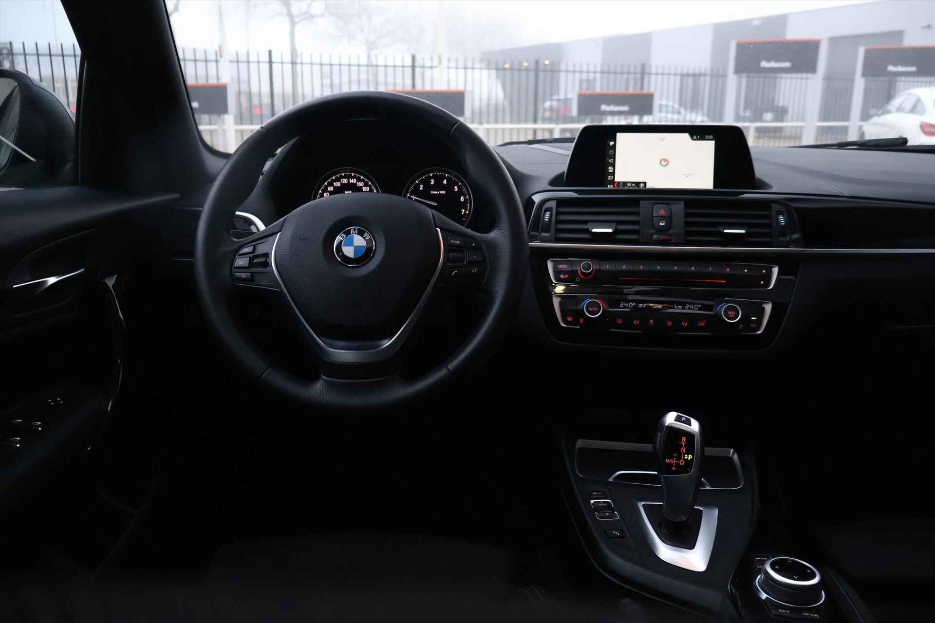 BMW 1-Serie (f20) 118i SportLine 136pk AUT I Navi I Climate I LED I Pano I Cruise - 13/46