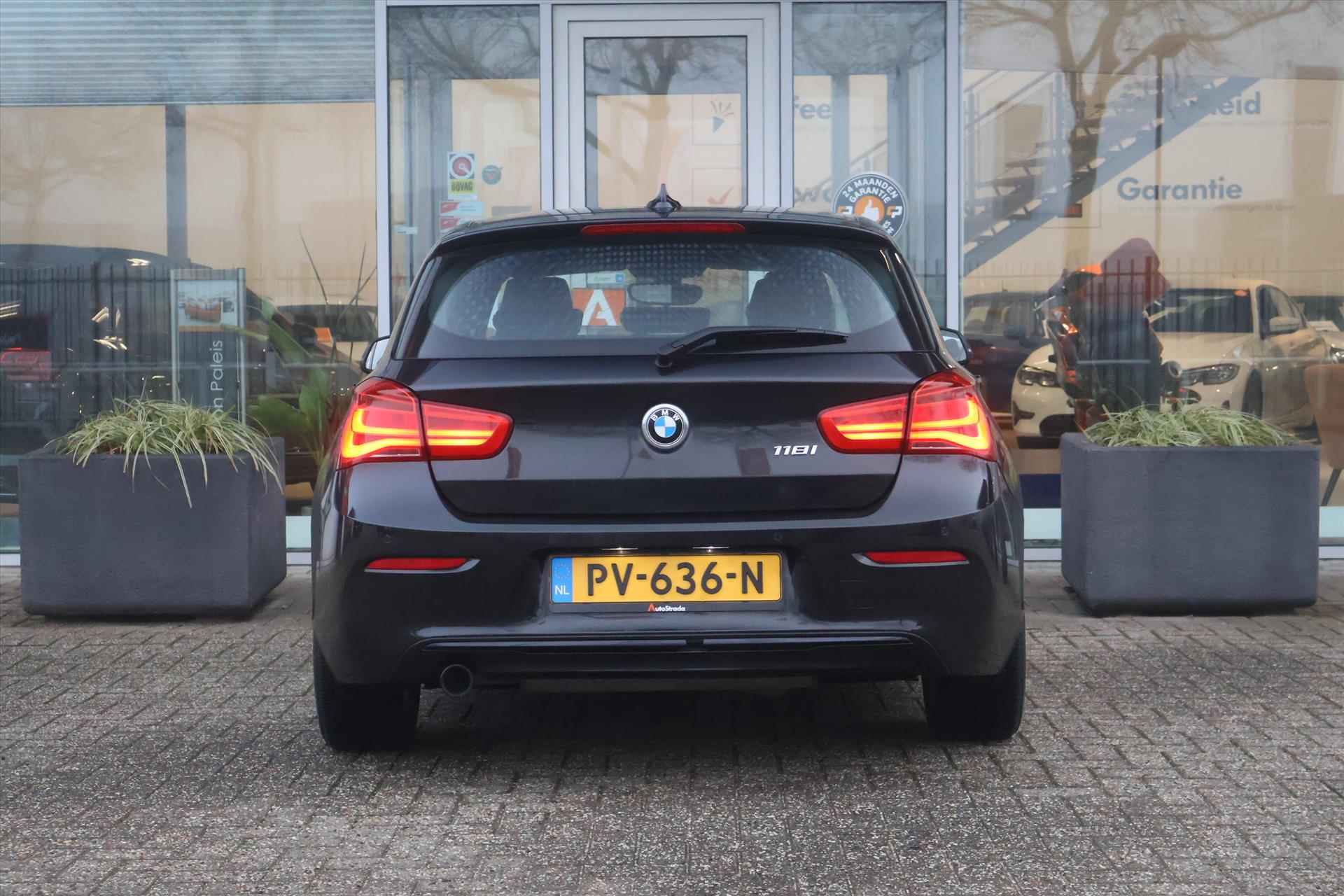 BMW 1-Serie (f20) 118i SportLine 136pk AUT I Navi I Climate I LED I Pano I Cruise - 32/46