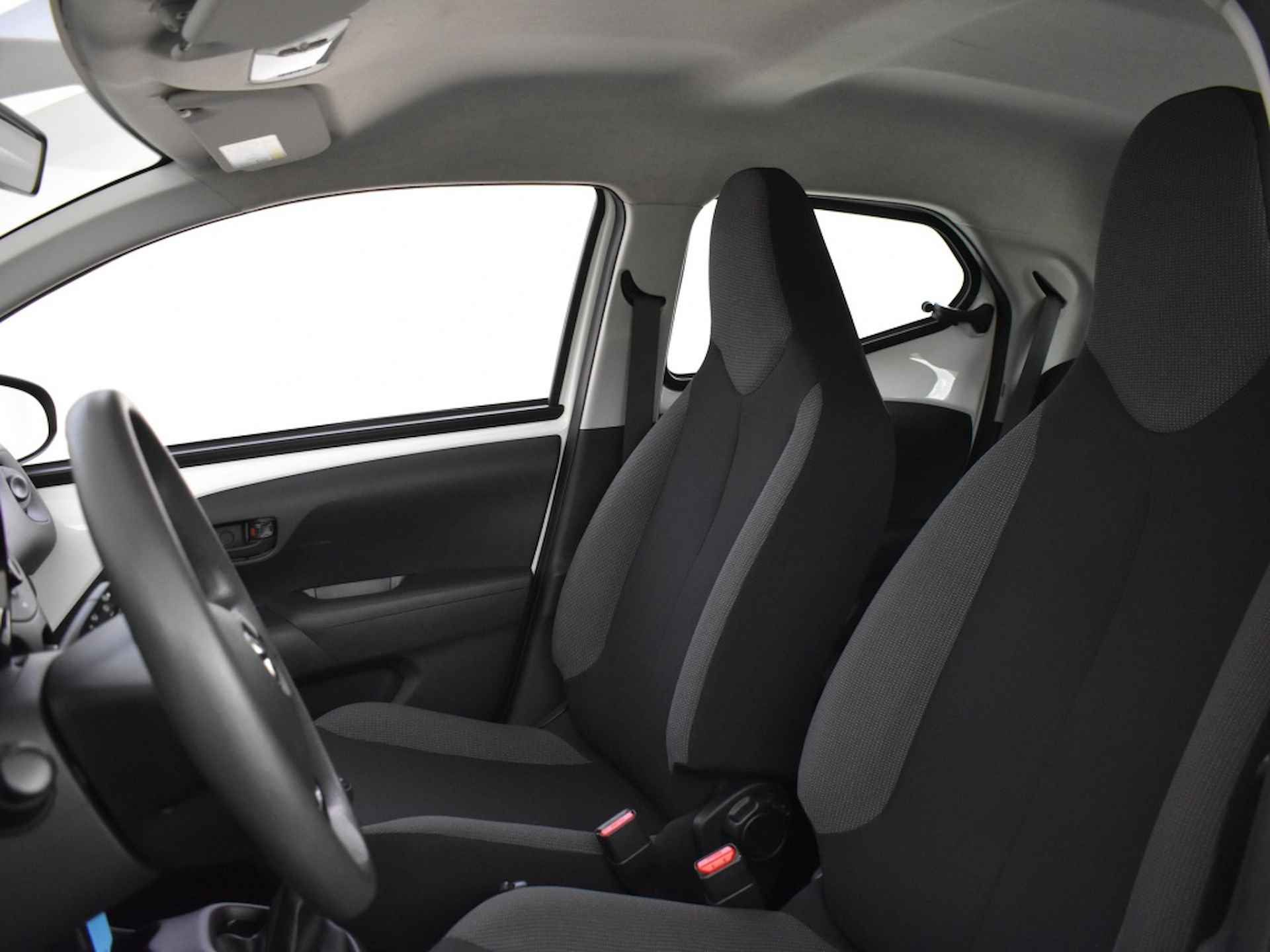 Toyota Aygo 1.0 VVT-i x-fun | Airco | Bluetooth - 5/29