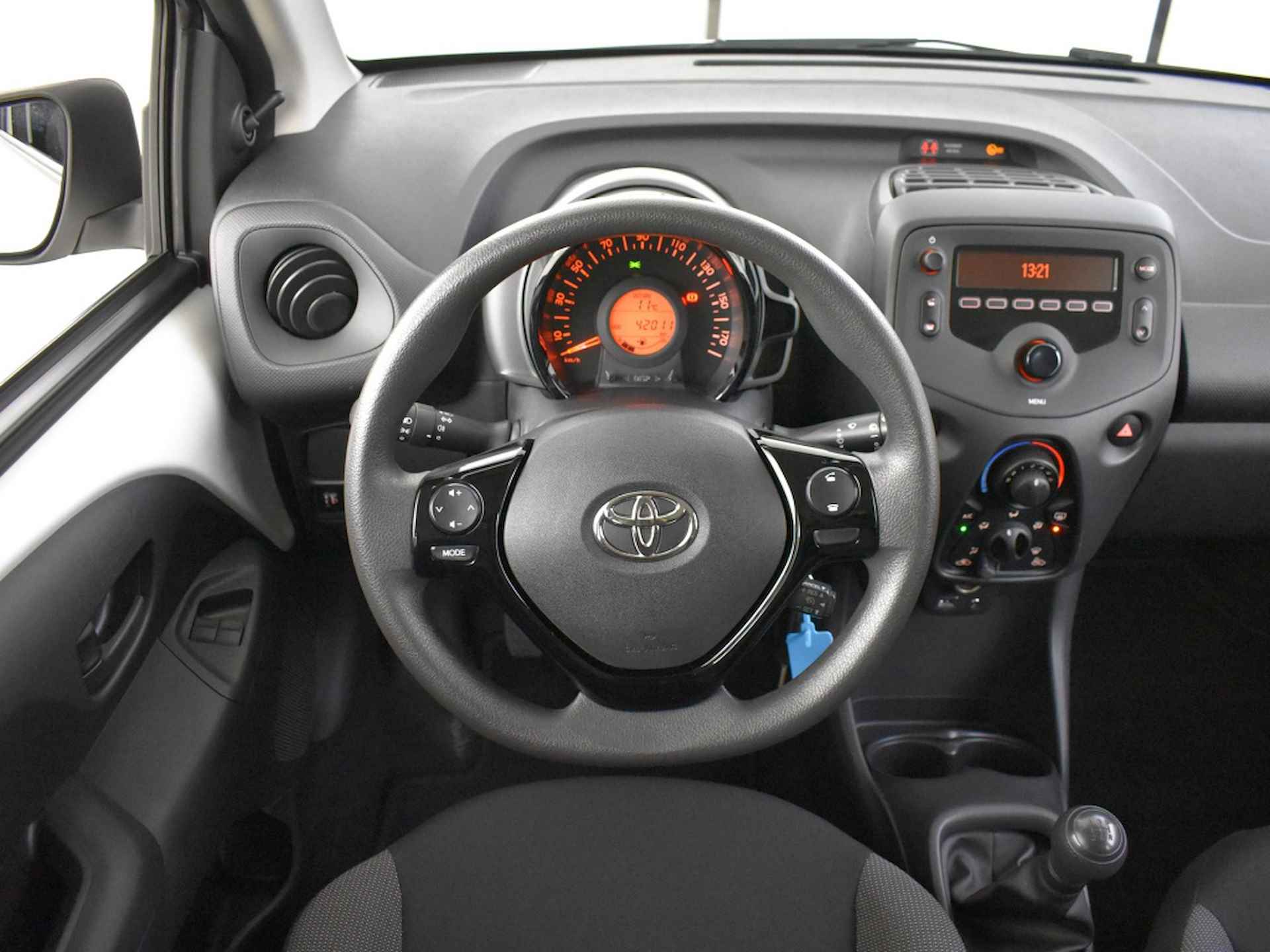 Toyota Aygo 1.0 VVT-i x-fun | Airco | Bluetooth - 8/29