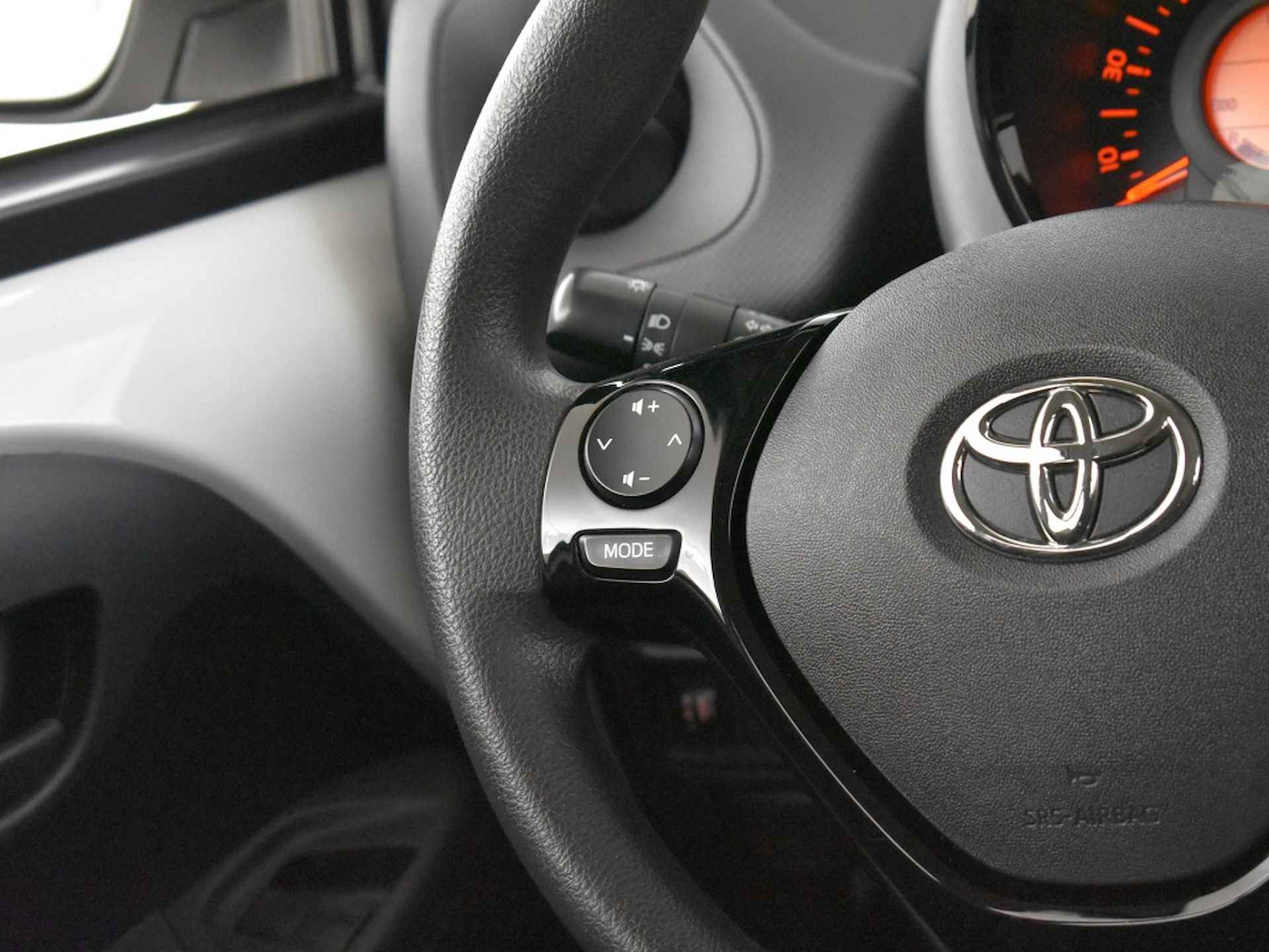 Toyota Aygo 1.0 VVT-i x-fun | Airco | Bluetooth - 23/29