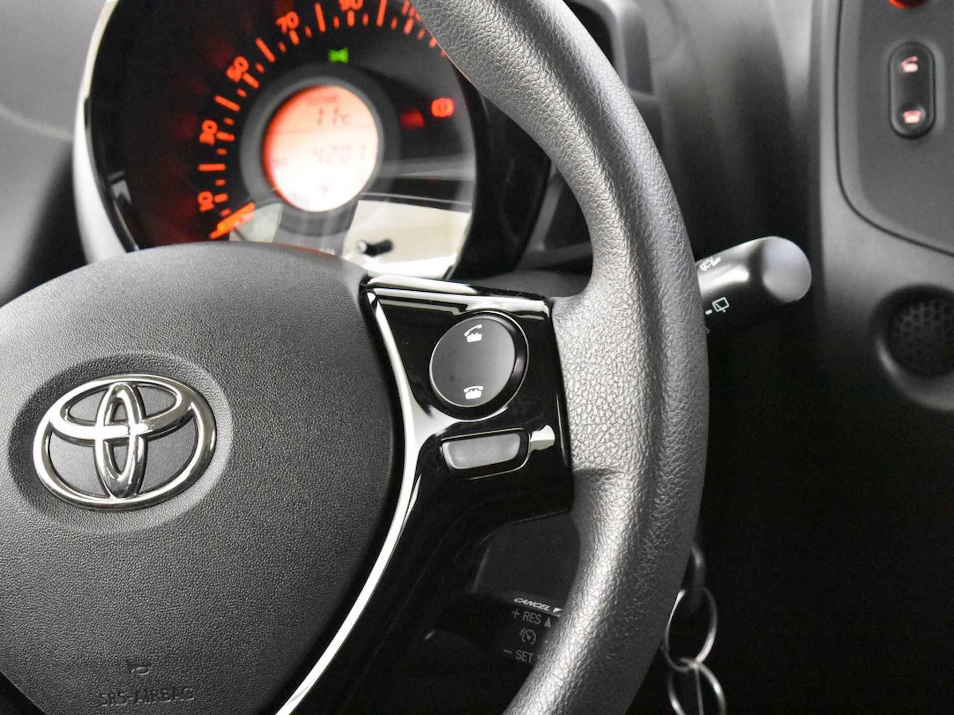 Toyota Aygo 1.0 VVT-i x-fun | Airco | Bluetooth - 24/29