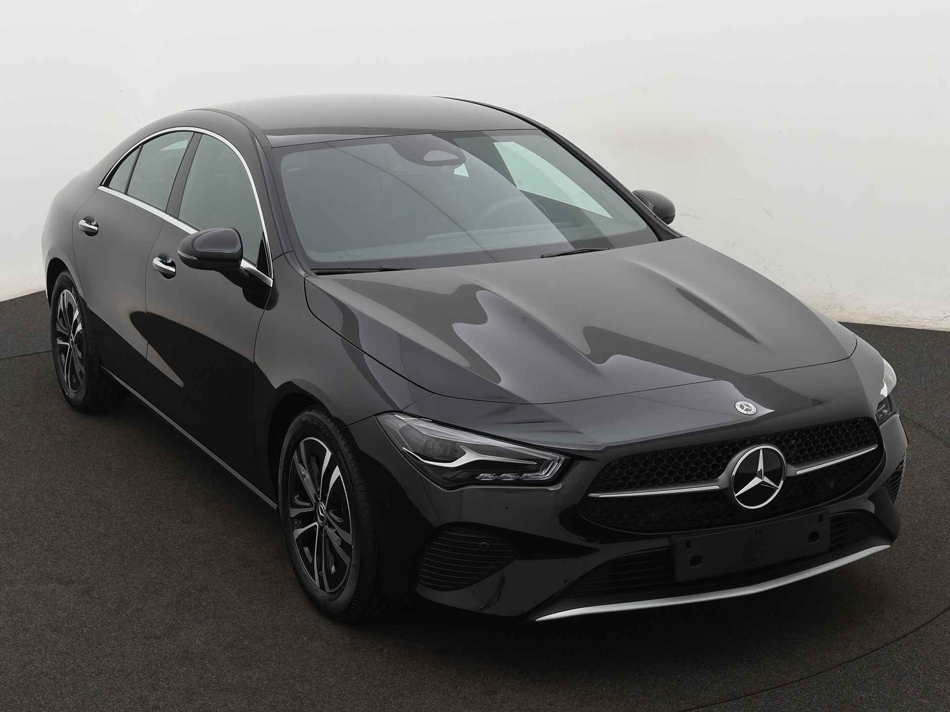 Mercedes-Benz CLA-Klasse 180 Star Edition | Dodehoekassistent | KEYLESS GO | Parkeerpakket met achteruitrijcamera | USB pakket plus | Spiegelpakket | Verwarmde stoelen vooraan | - 22/31