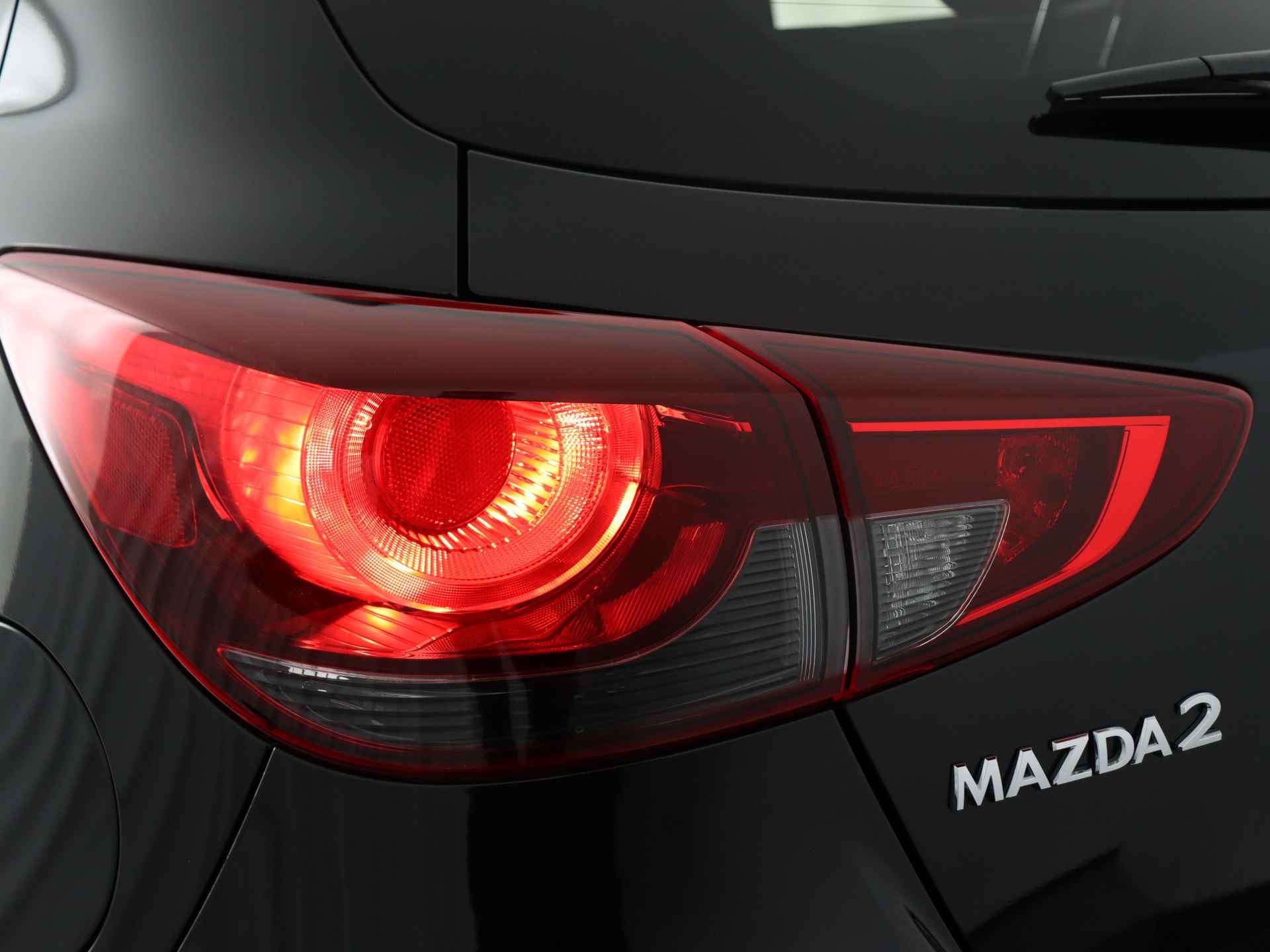 Mazda 2 1.5 SkyActiv-G 90 Homura (Camera / Cruise / Carplay / Stoel- Stuurverw. / Blindspot) - 27/39