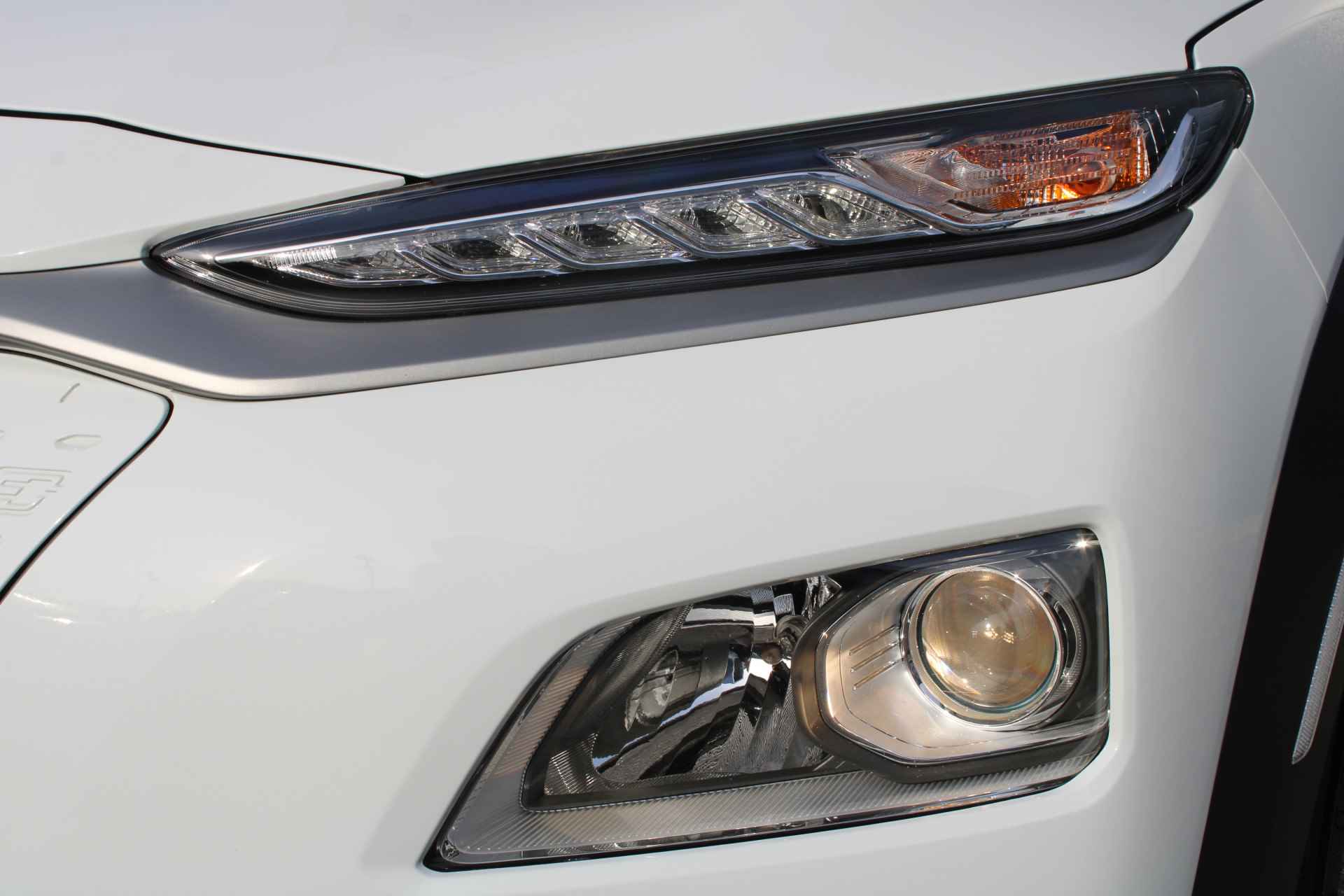 Hyundai KONA Electric 39 kWh 136pk Comfort Smart Automaat | € 2.000,- Subsidie | Led | Climate | Camera | Keyless | Navigatie | 17" Lichtmetaal | Stoe - 10/25