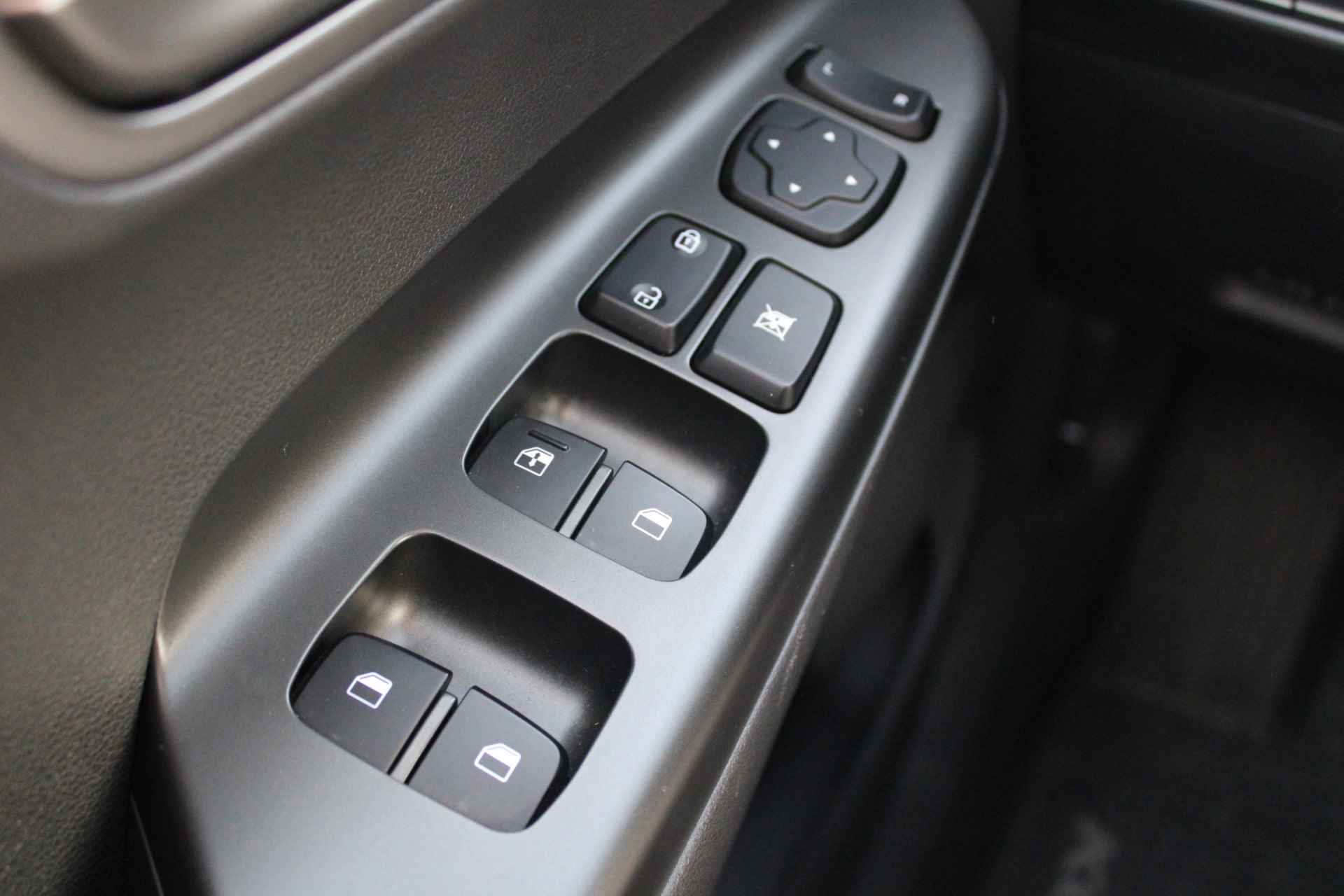 Hyundai KONA Electric 39 kWh 136pk Comfort Smart Automaat | € 2.000,- Subsidie | Led | Climate | Camera | Keyless | Navigatie | 17" Lichtmetaal | Stoe - 15/25