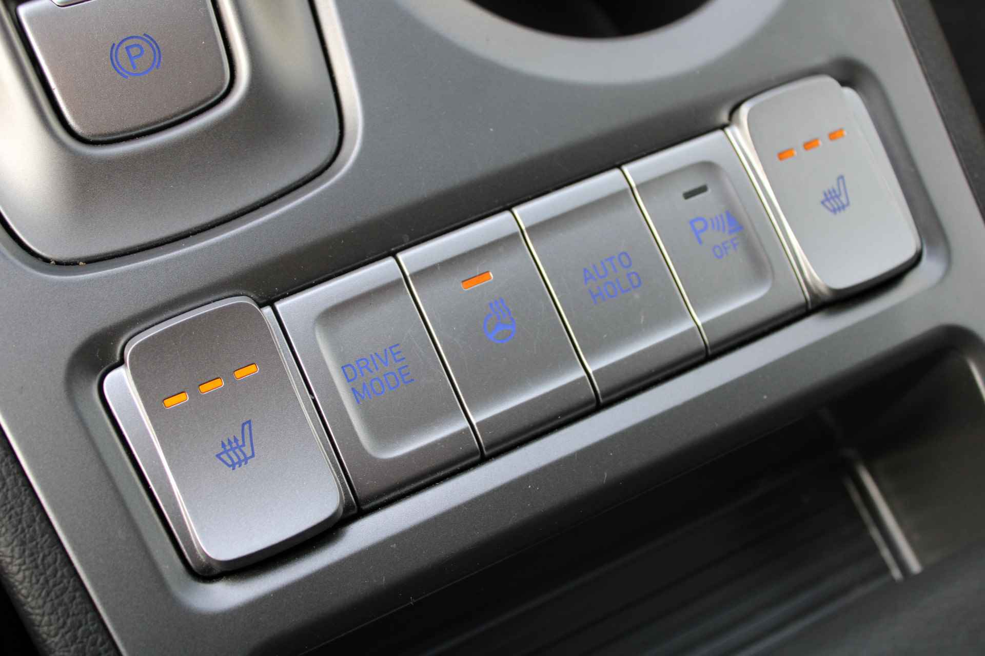 Hyundai KONA Electric 39 kWh 136pk Comfort Smart Automaat | € 2.000,- Subsidie | Led | Climate | Camera | Keyless | Navigatie | 17" Lichtmetaal | Stoe - 24/25