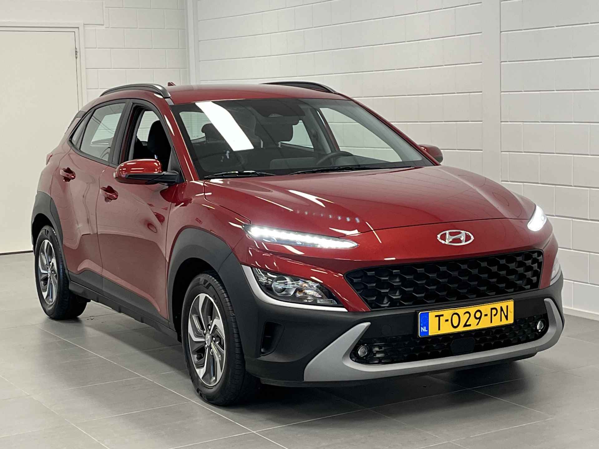 Hyundai KONA 1.6 GDI HEV Comfort Smart NAVIGATIE | PARKEERCAMERA | CLIMATE CONTROL | HOGE INSTAP! - 10/35