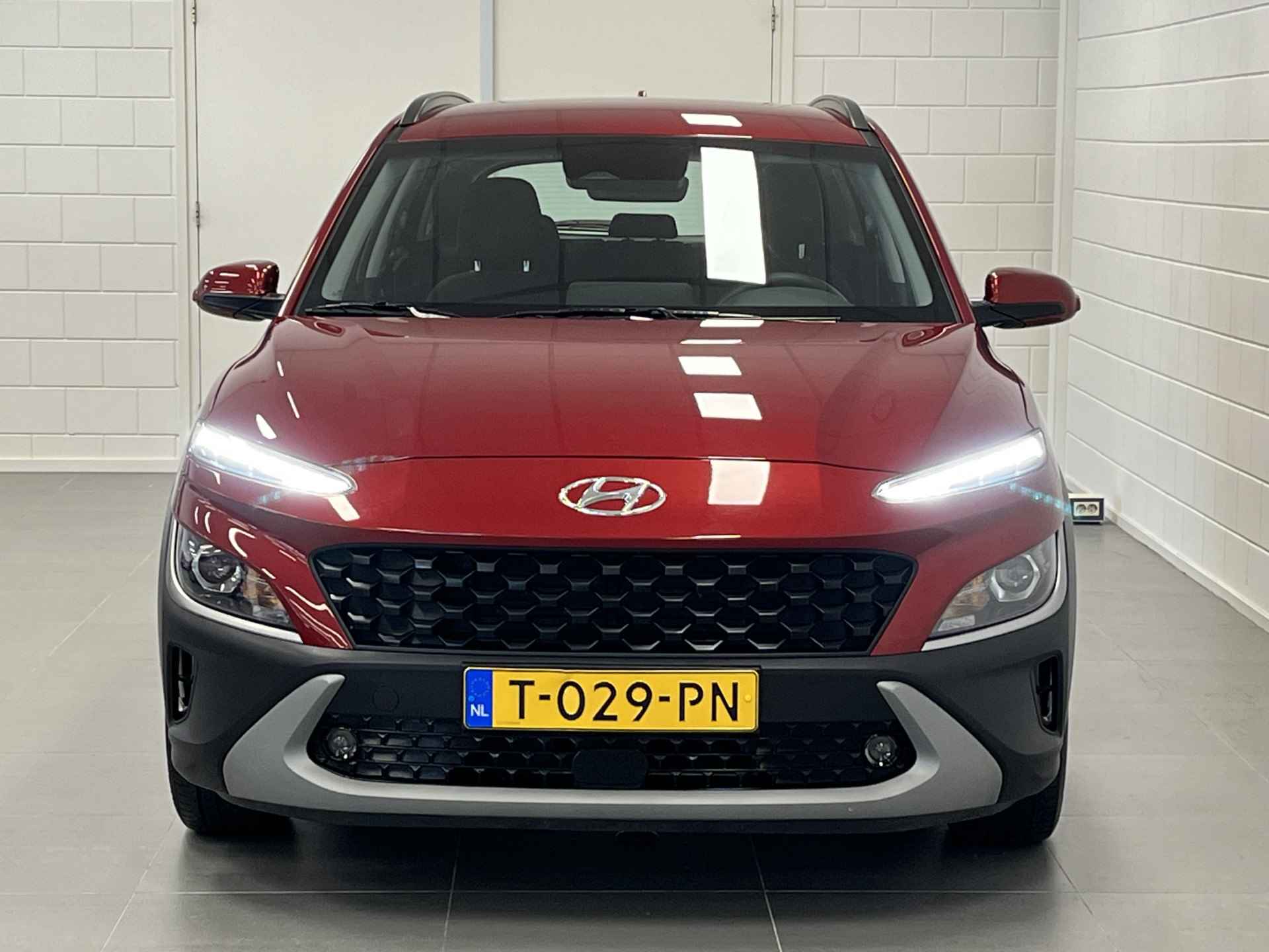 Hyundai KONA 1.6 GDI HEV Comfort Smart NAVIGATIE | PARKEERCAMERA | CLIMATE CONTROL | HOGE INSTAP! - 32/35