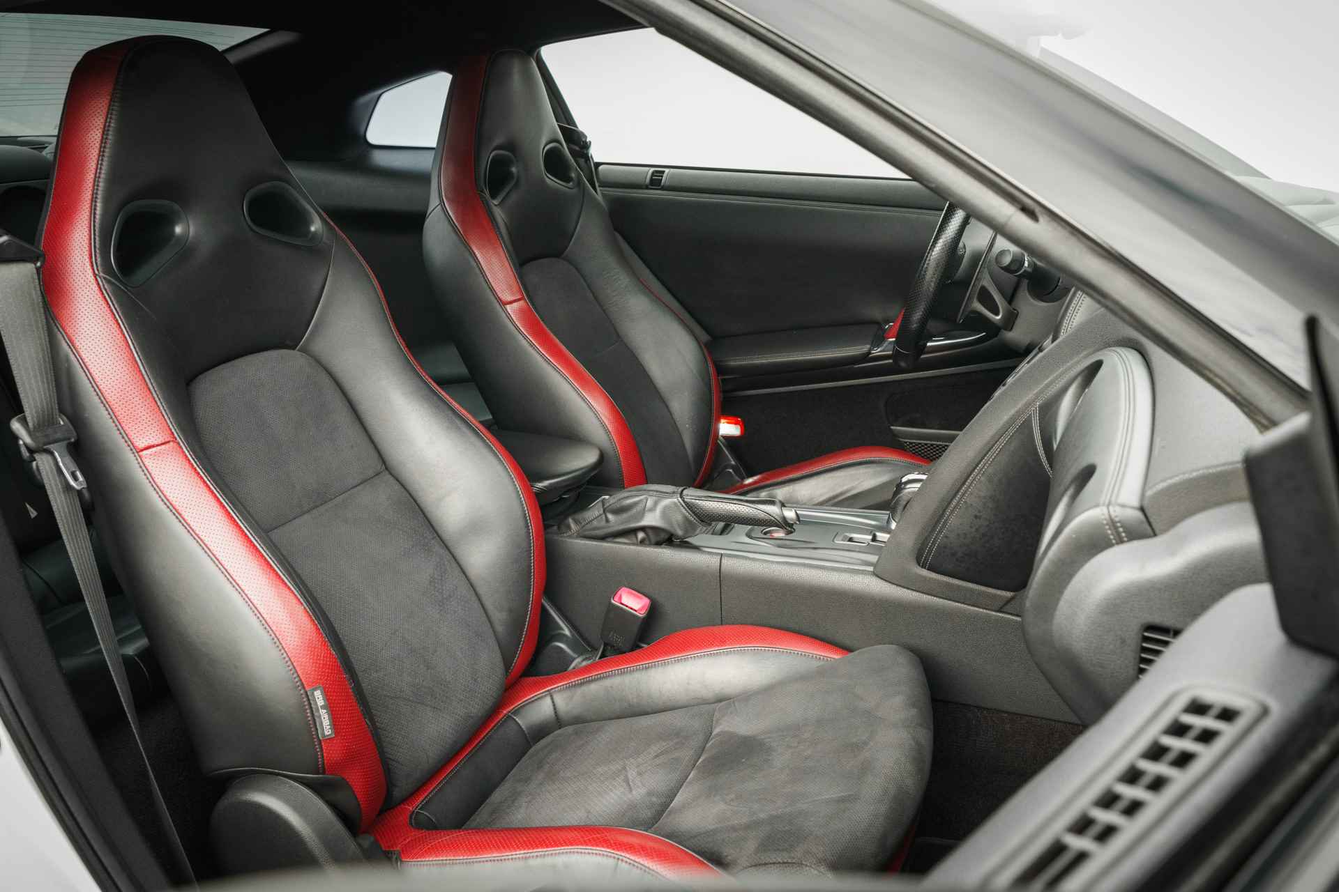 Nissan GT-R 3.8 V6 Black Edition | Milltek | Volledige historie | 20 Inch | Bose | Recaro - 60/74