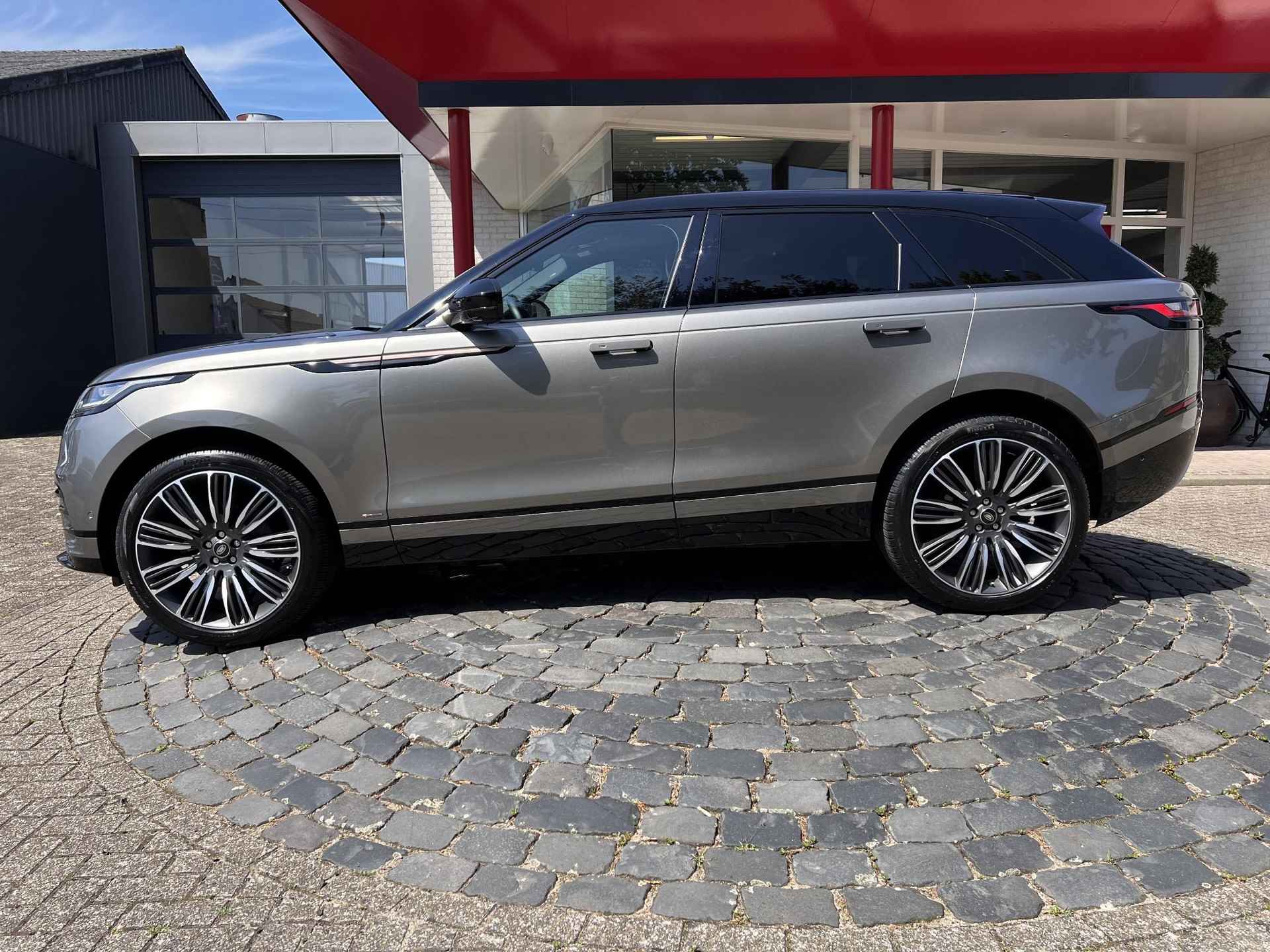 Land Rover Range Rover Velar 2.0 P250 Turbo AWD R-Dynamic SE | Luxe Leder | Carplay | 22" LMV | All-in rijklaarprijs - 3/56