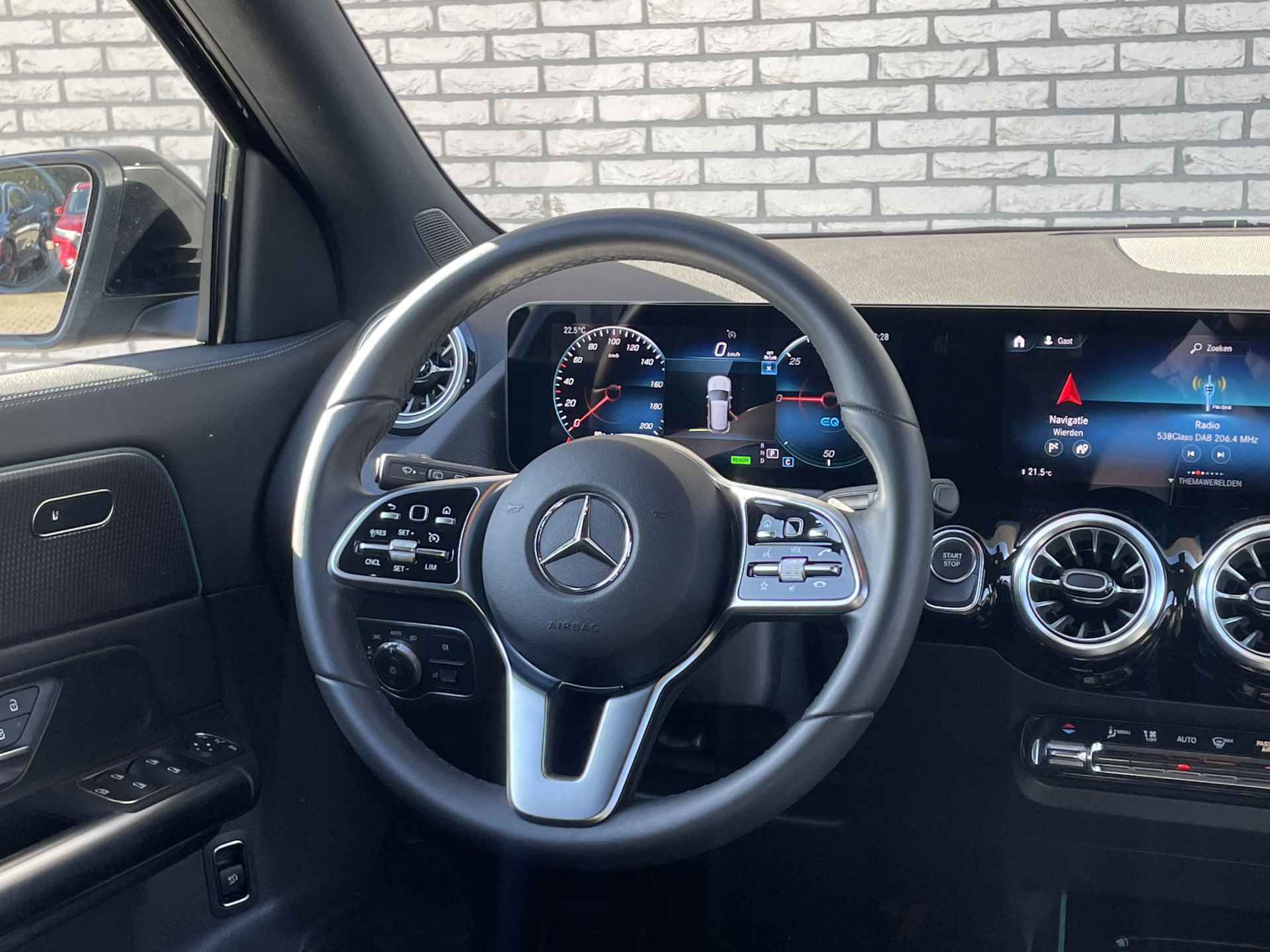 Mercedes-Benz EQA 250+ Business Edition 71 kWh l Trekhaak l Carplay l LED l Stoelverwarming l - 14/25