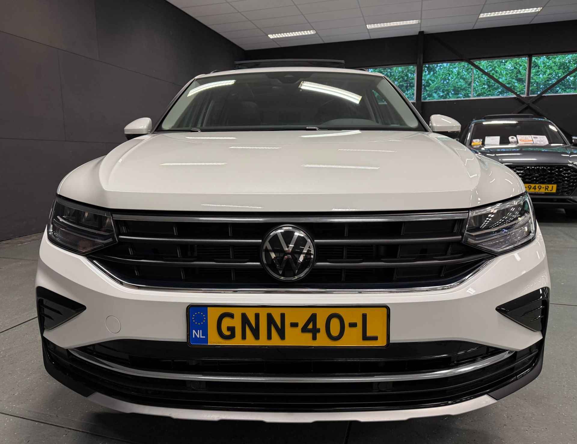 Volkswagen TIGUAN 1.5 TSI COMFORTLINE PANO/NAVI/LEDER/ECC/PDC/CRUISE/// - 3/48