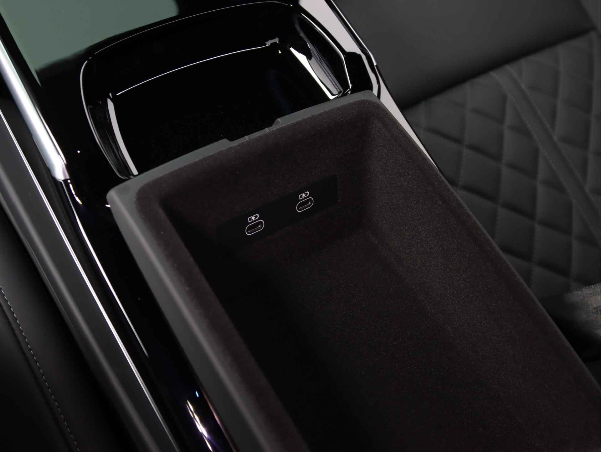 Audi A8 60 TFSI e quattro | S-line interieur | Vierwielbesturing | Head up | Pano | B&O | Digitale Matrix | Servo | Trekhaak | 360° camera | Stoelventilatie | € 35.000,00 voordeel!! - 40/58