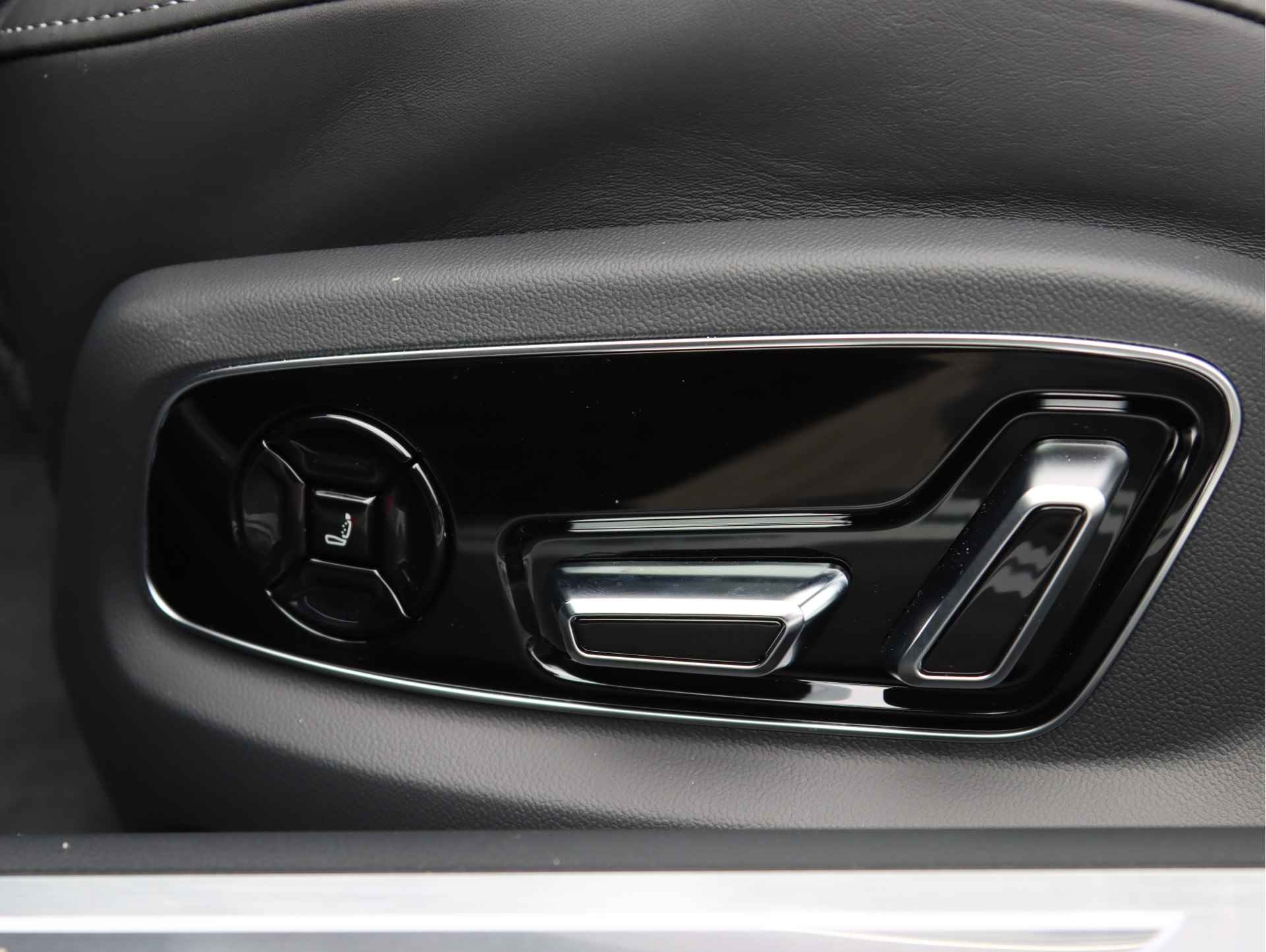 Audi A8 60 TFSI e quattro | S-line interieur | Vierwielbesturing | Head up | Pano | B&O | Digitale Matrix | Servo | Trekhaak | 360° camera | Stoelventilatie | € 35.000,00 voordeel!! - 41/58