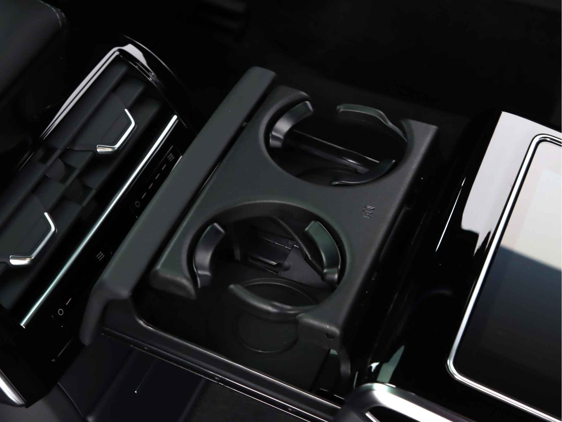 Audi A8 60 TFSI e quattro | S-line interieur | Vierwielbesturing | Head up | Pano | B&O | Digitale Matrix | Servo | Trekhaak | 360° camera | Stoelventilatie | € 35.000,00 voordeel!! - 55/58